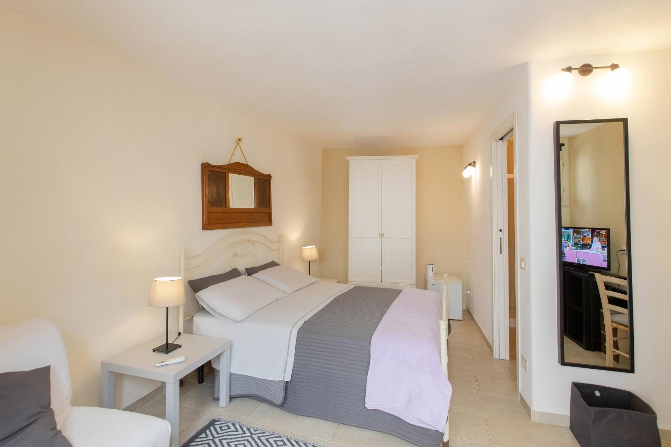 Deluxe Double Room with Extra Bed - Photo 3