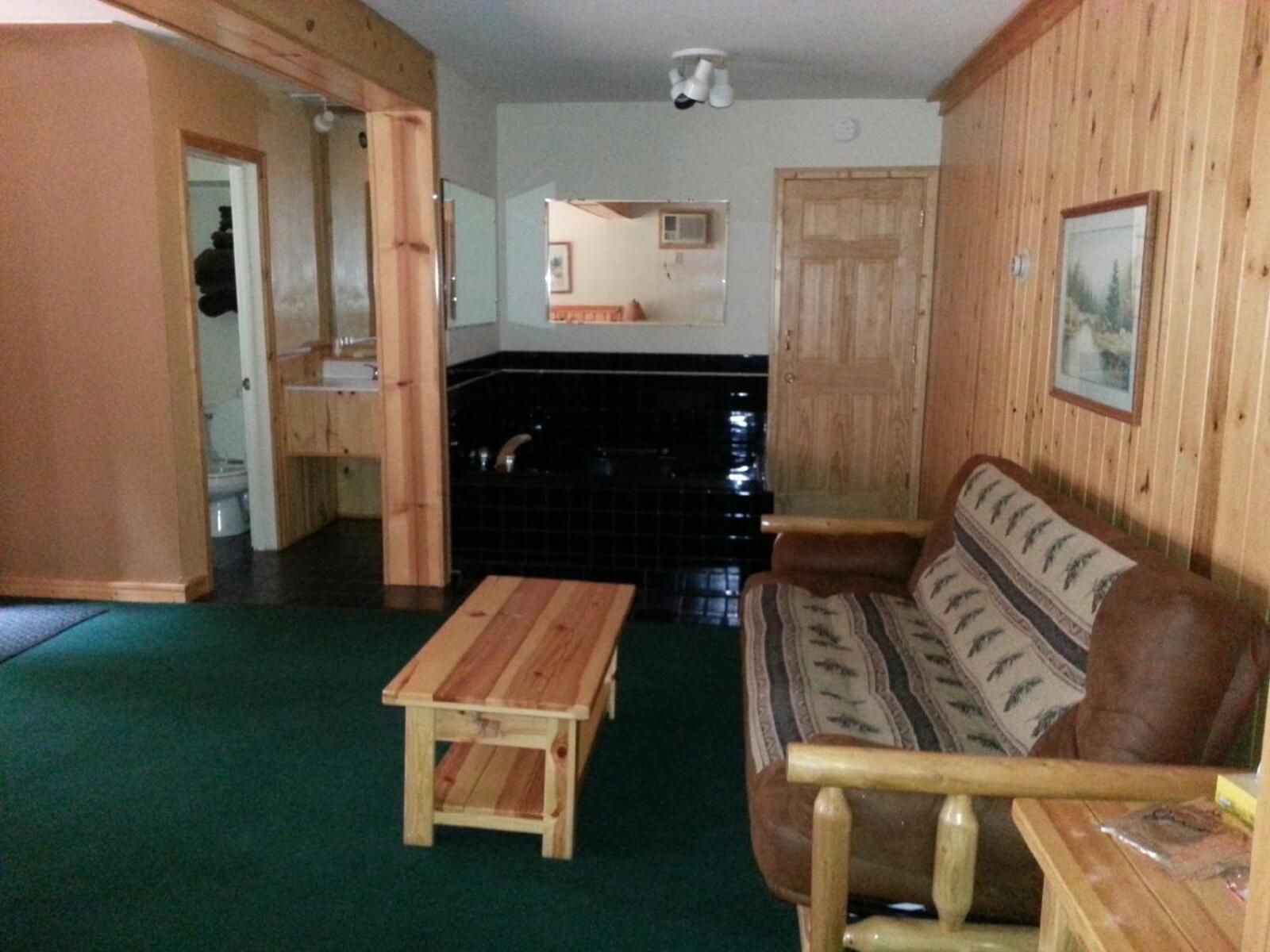 King Suite with Spa Bath photo 3
