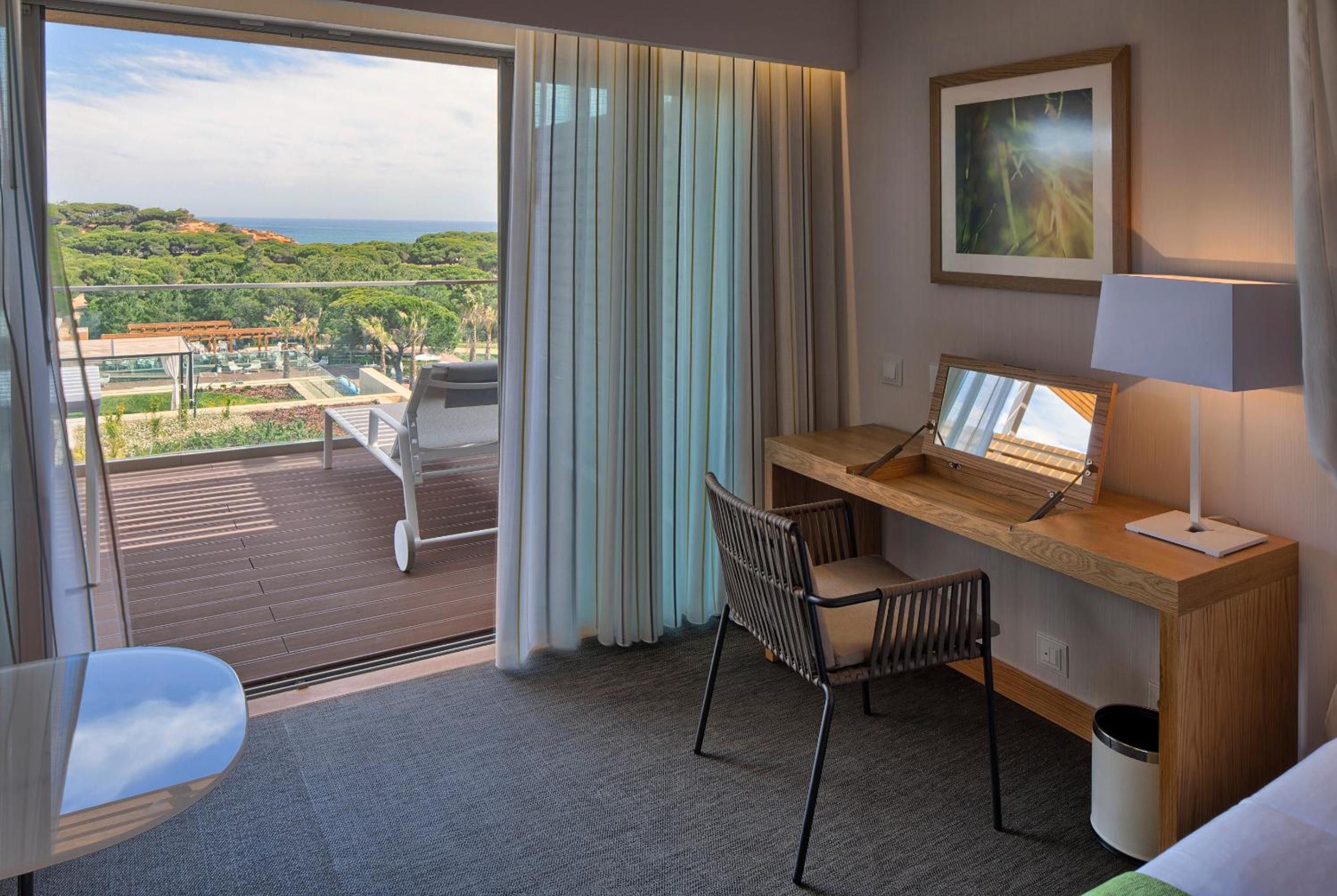 Deluxe Double Or Twin Room With Ocean View - New Year'S Package photo 3