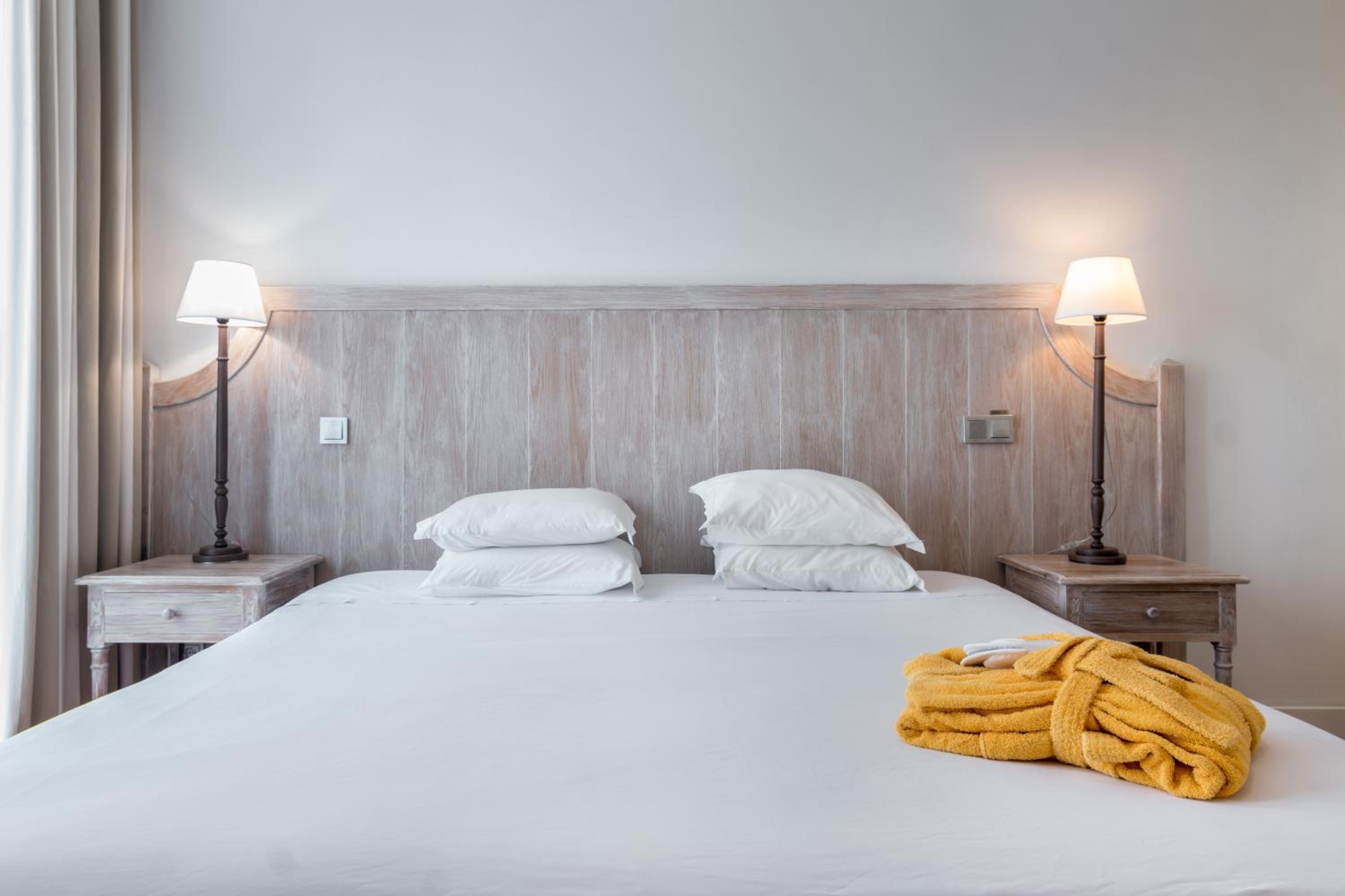 Deluxe Room with Land View photo 2
