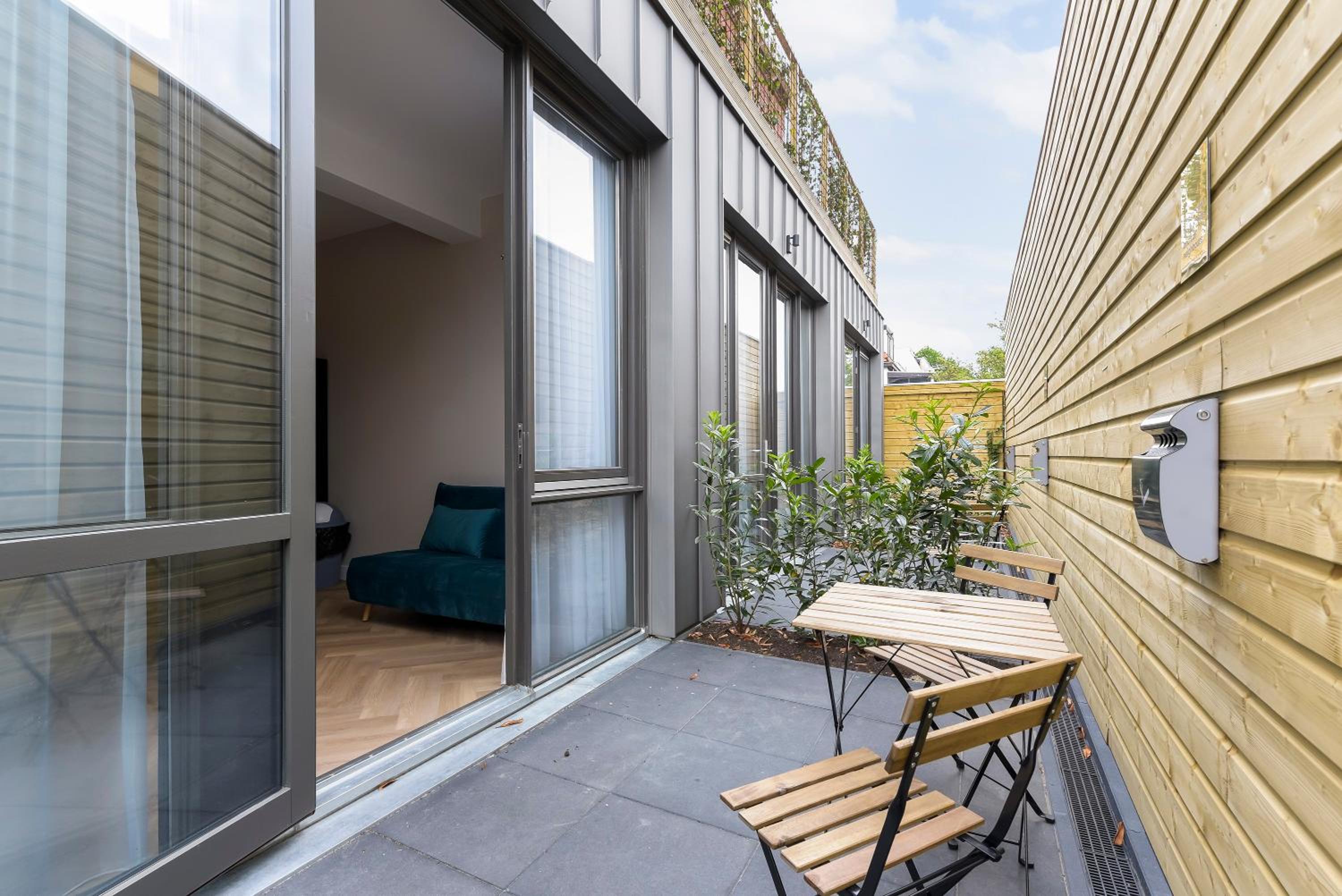 Apartment with Balcony - Photo 23