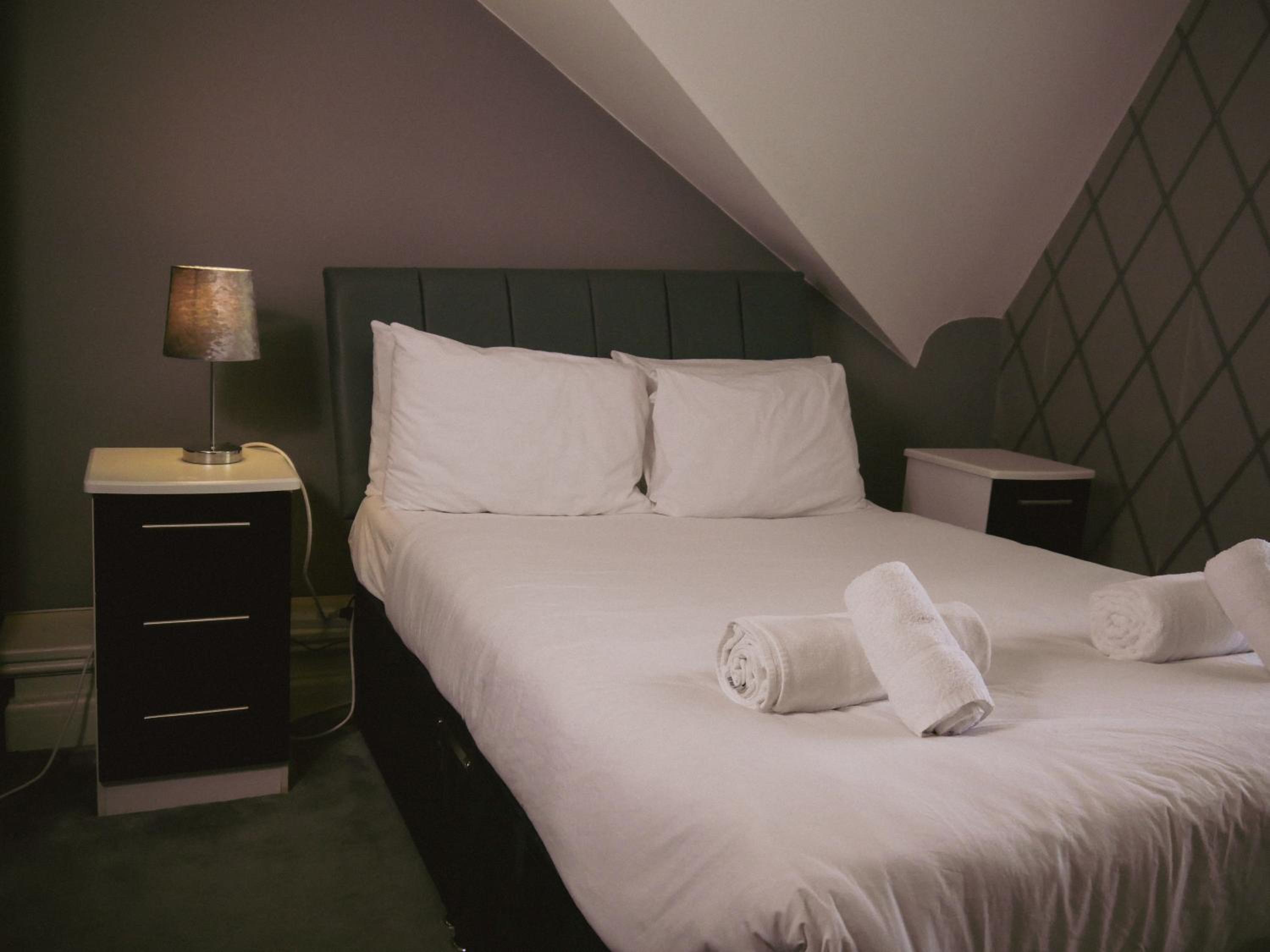 Triple Room with Private Bathroom - Photo 3