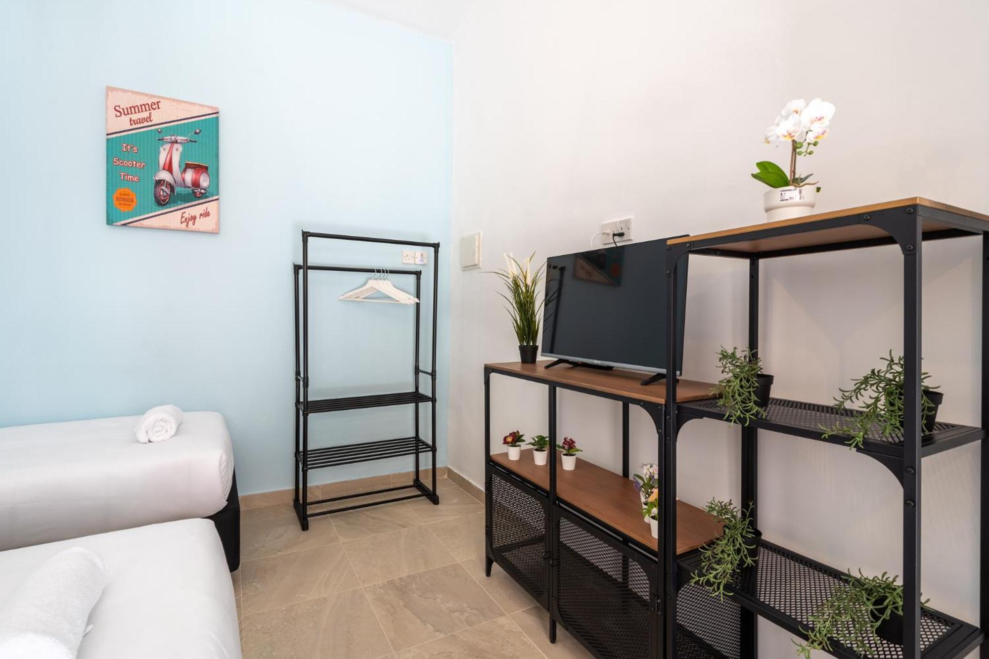 Studio Apartment - Photo 3