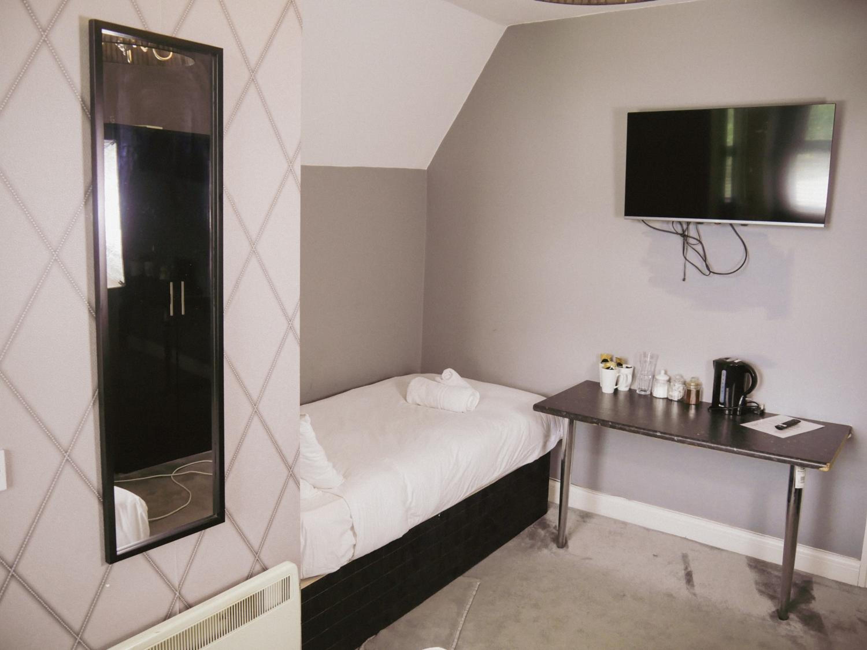 Triple Room with Private Bathroom - Photo 5