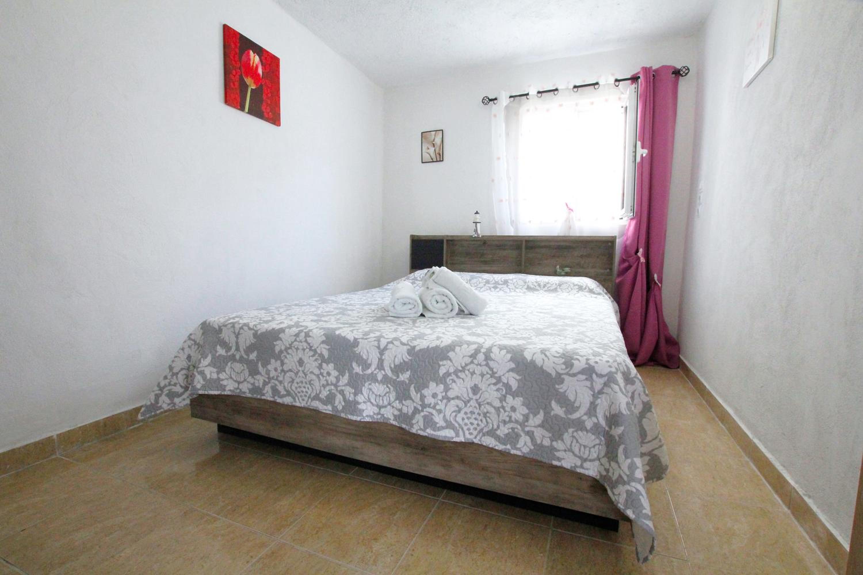 One-Bedroom Apartment photo 3