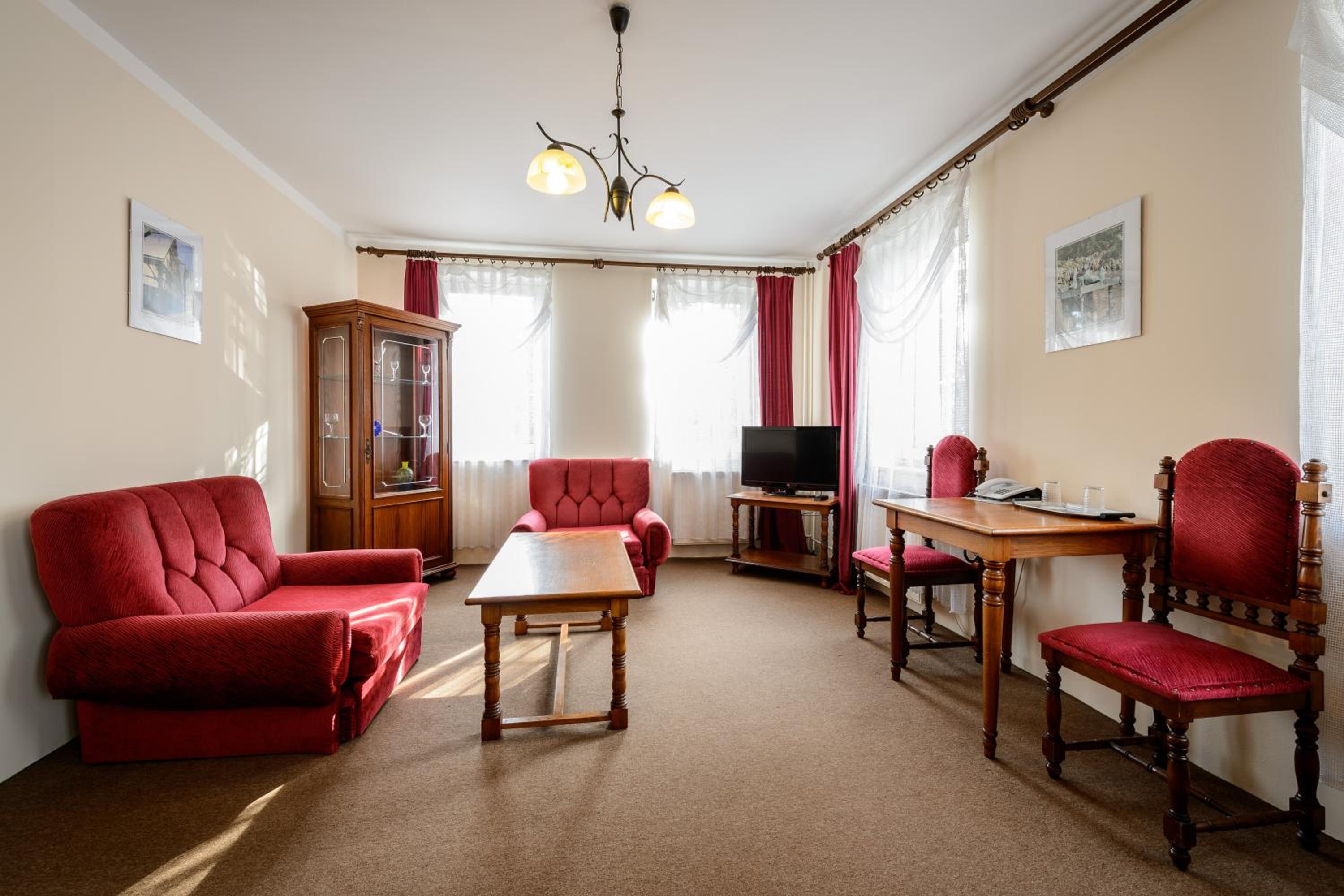 Suite - Photo 3