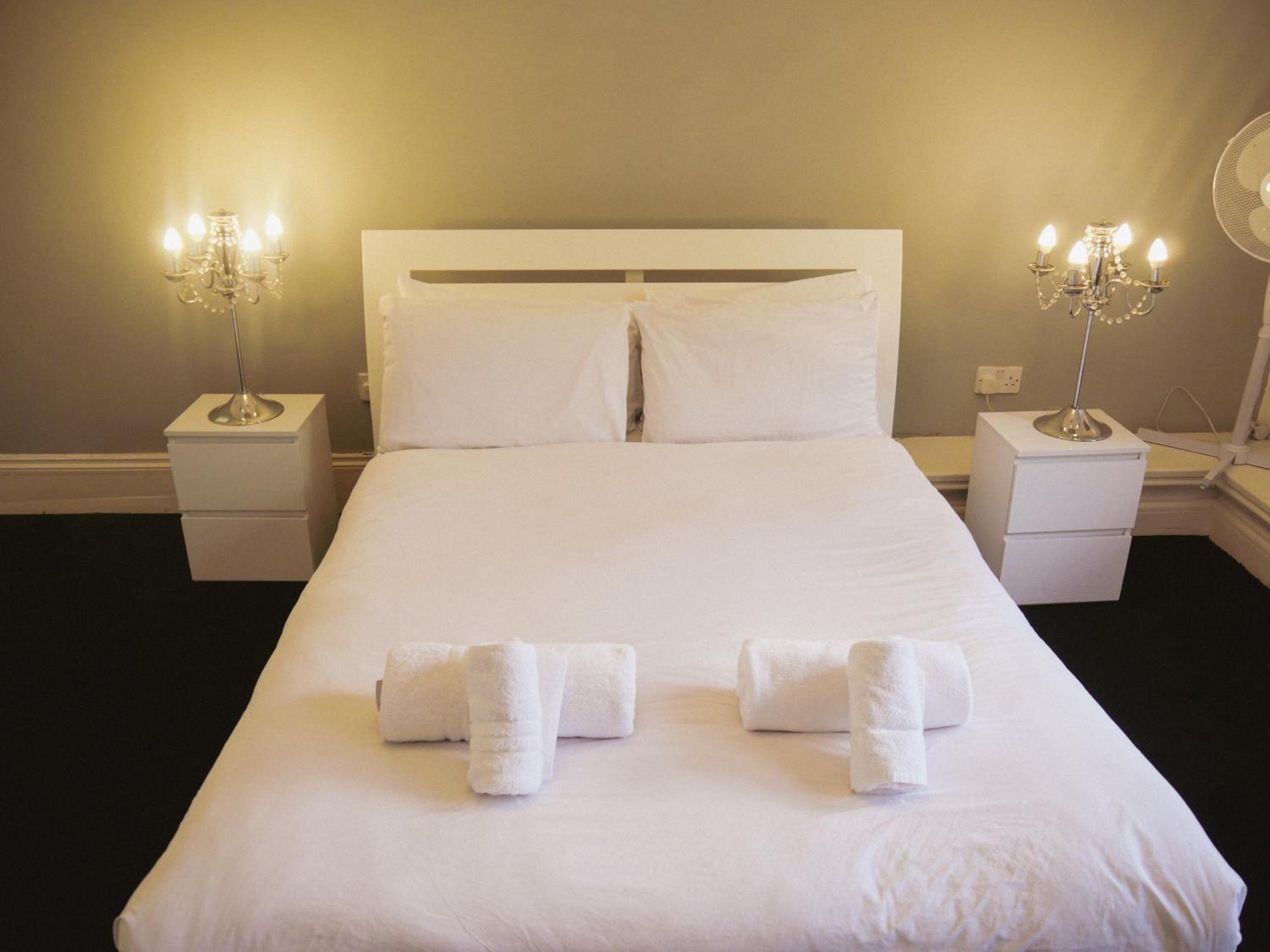 Double Room with Private Bathroom - Photo 5