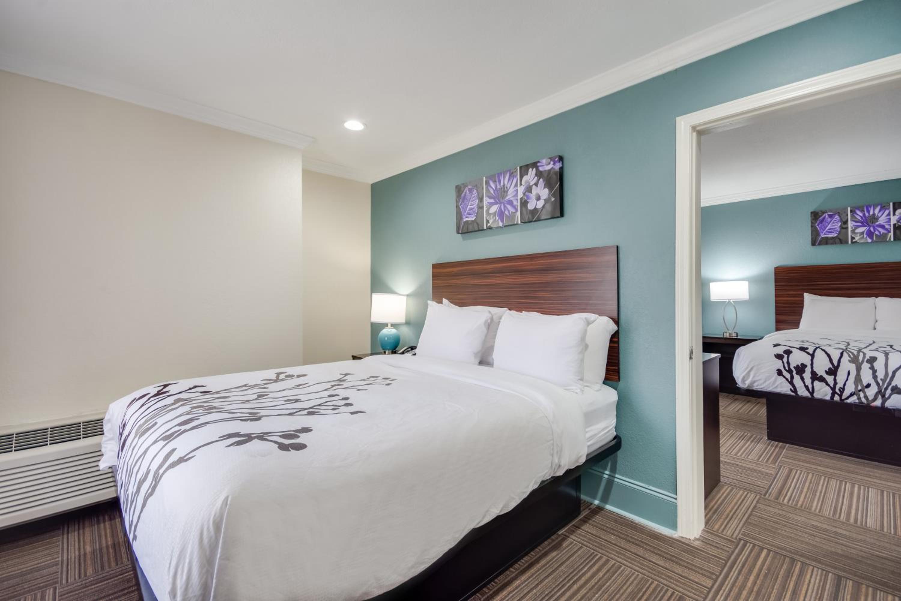 Standard King Room - Non Smoking - Photo 6