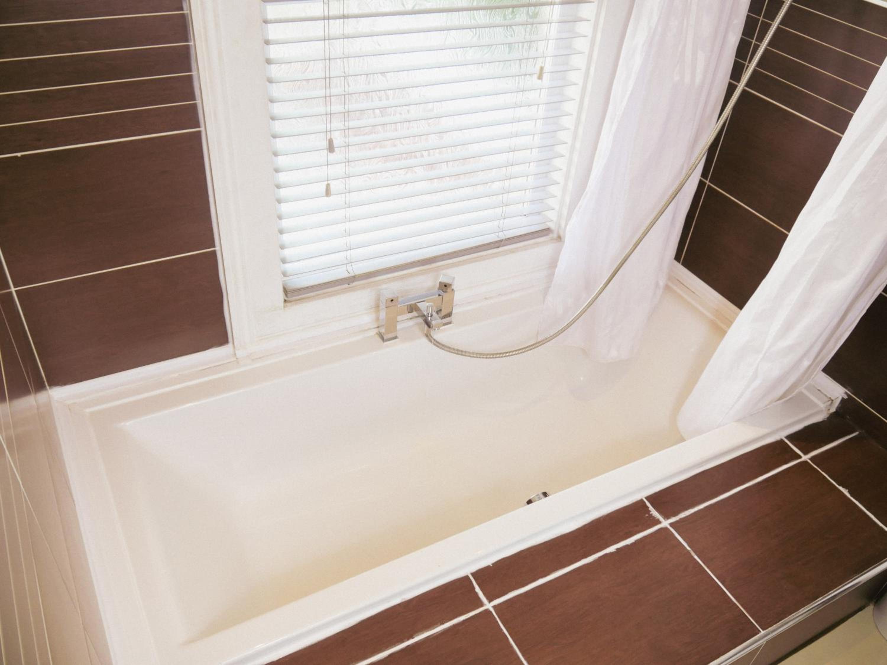 Double Room with Private Bathroom - Photo 11
