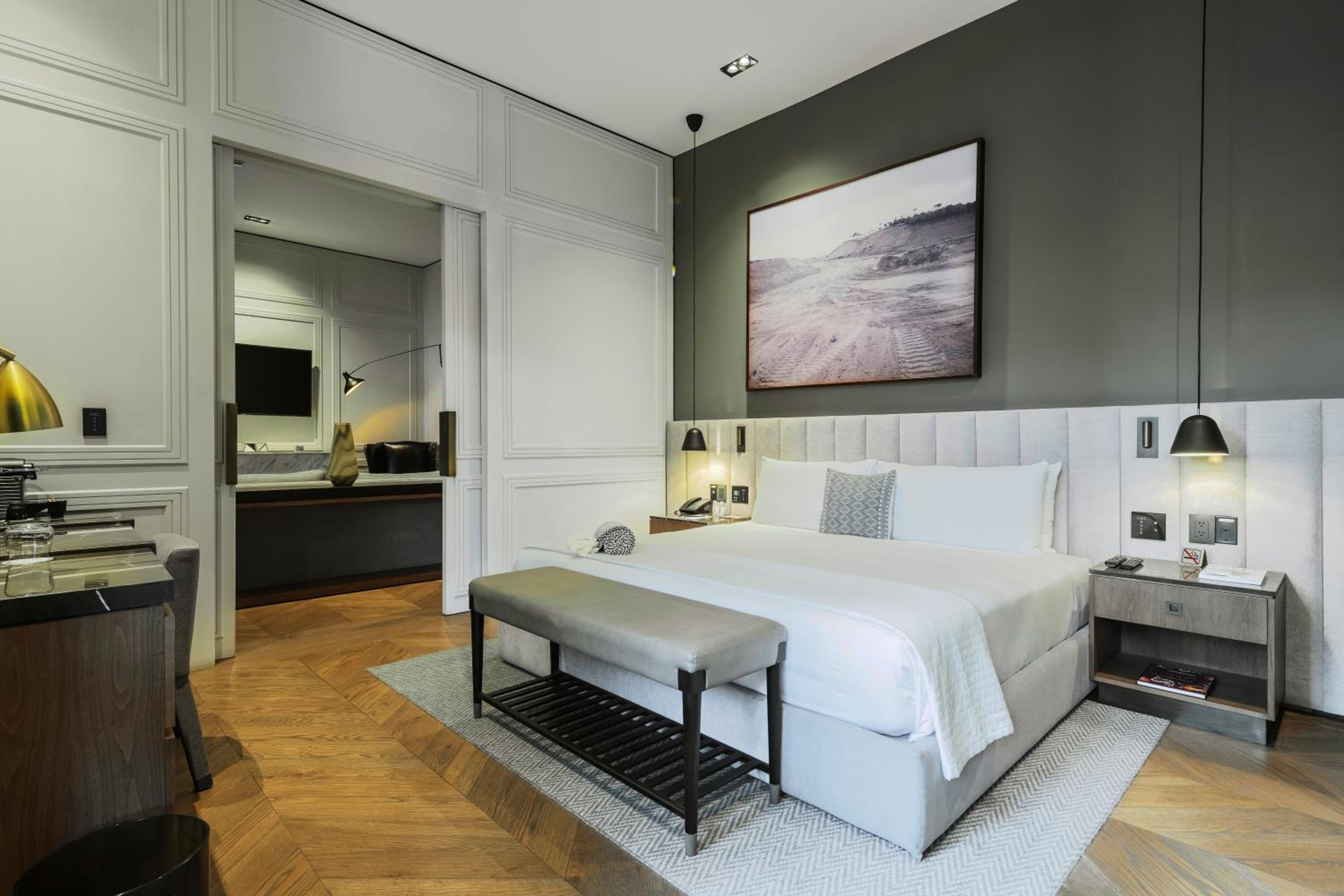 Suite photo 1