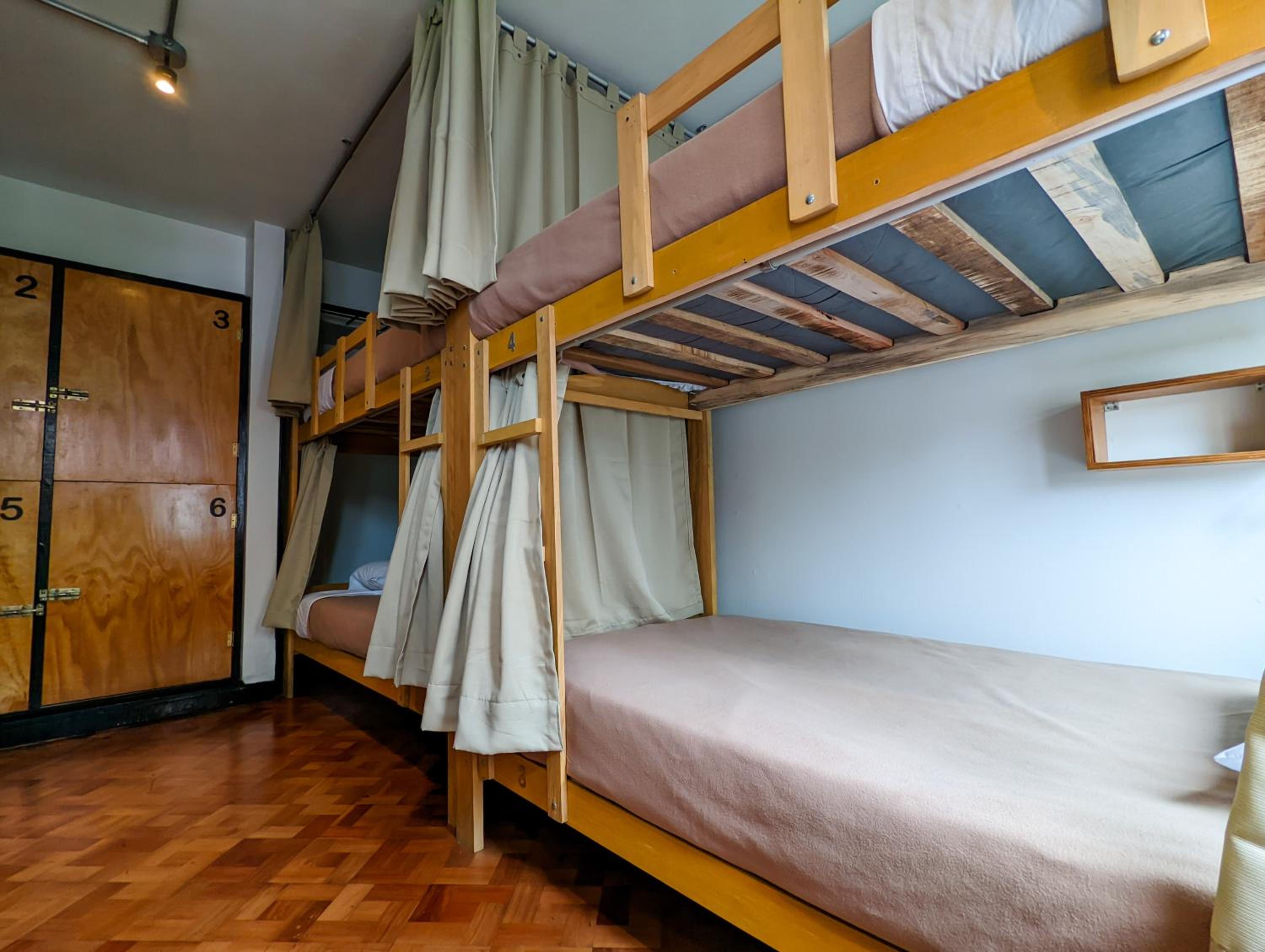 Bed in 6-Bed Mixed Dormitory Room photo 2