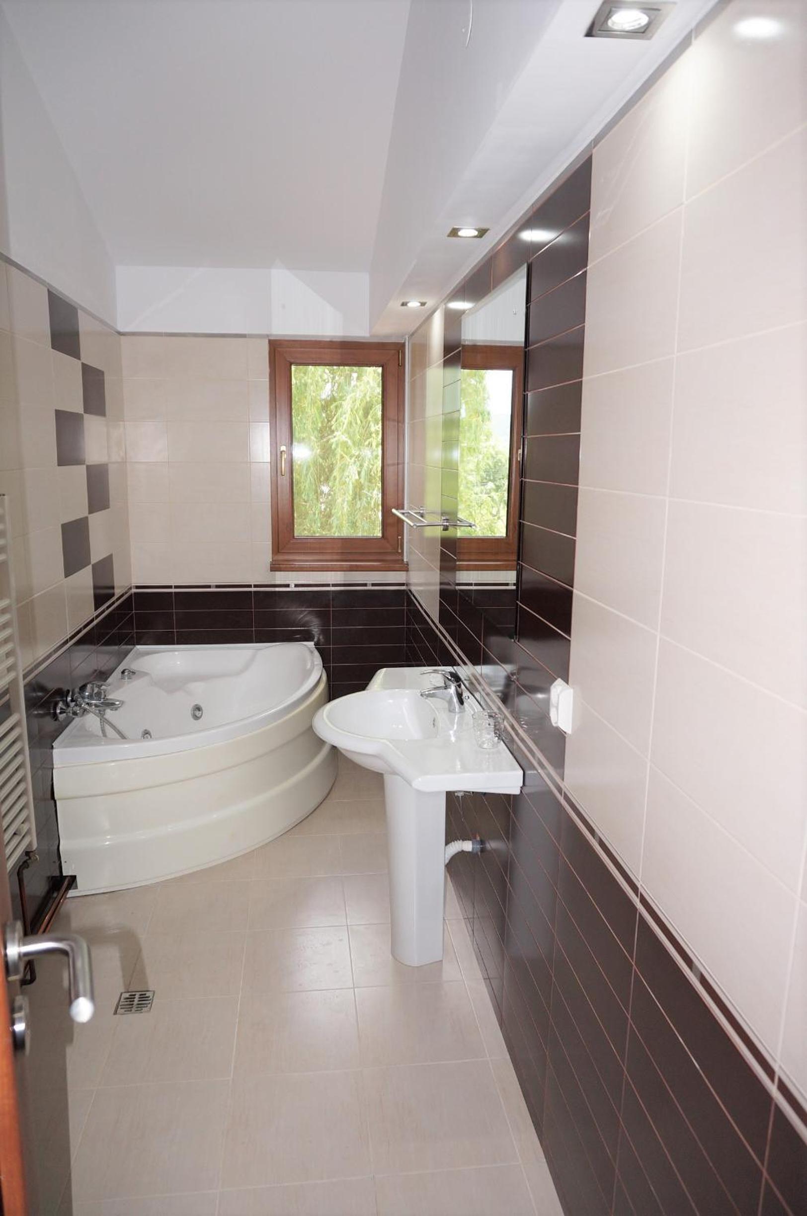 King Room with Spa Bath - Photo 7