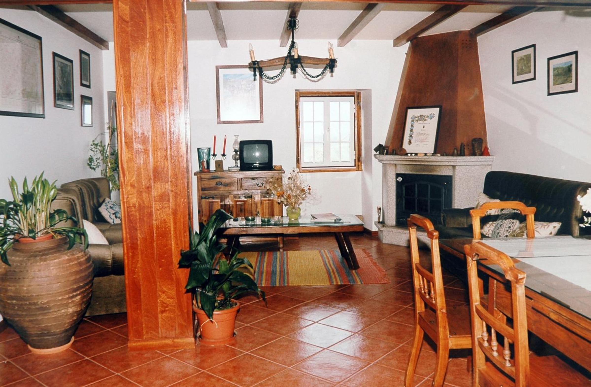 Three-Bedroom House photo 3