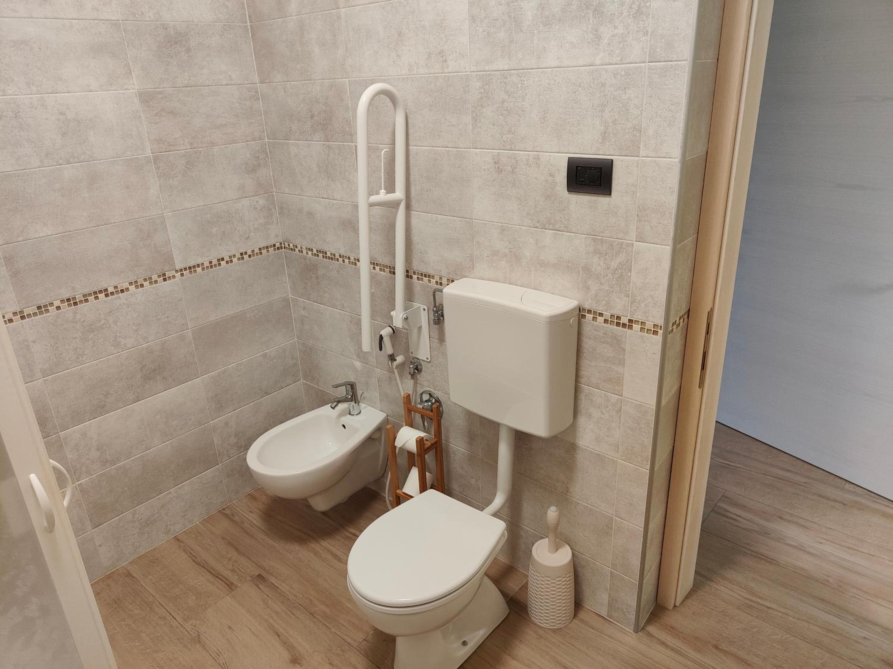 Double Room - Disability Access photo 3