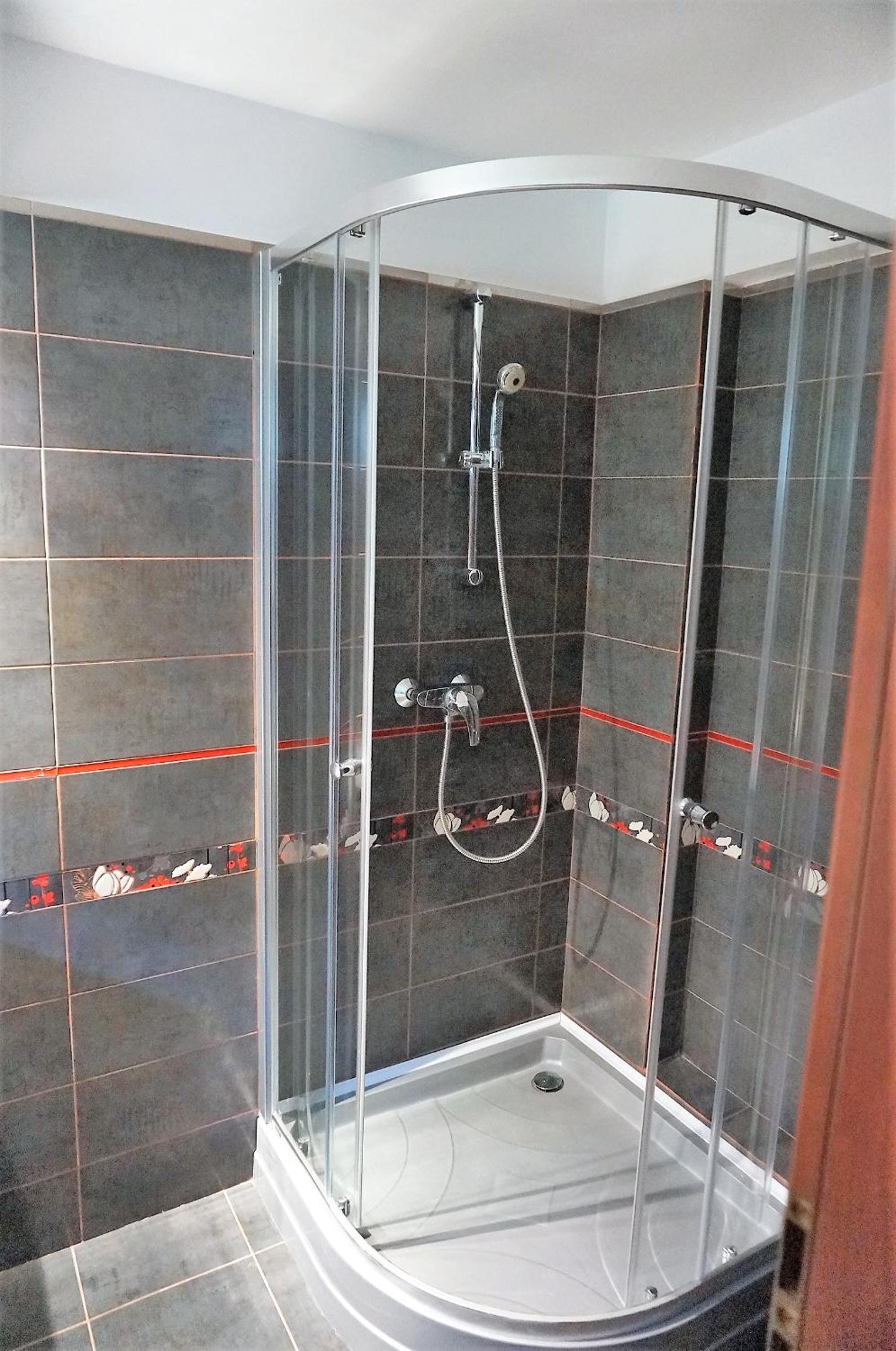 Double Room with Private Bathroom - Photo 2