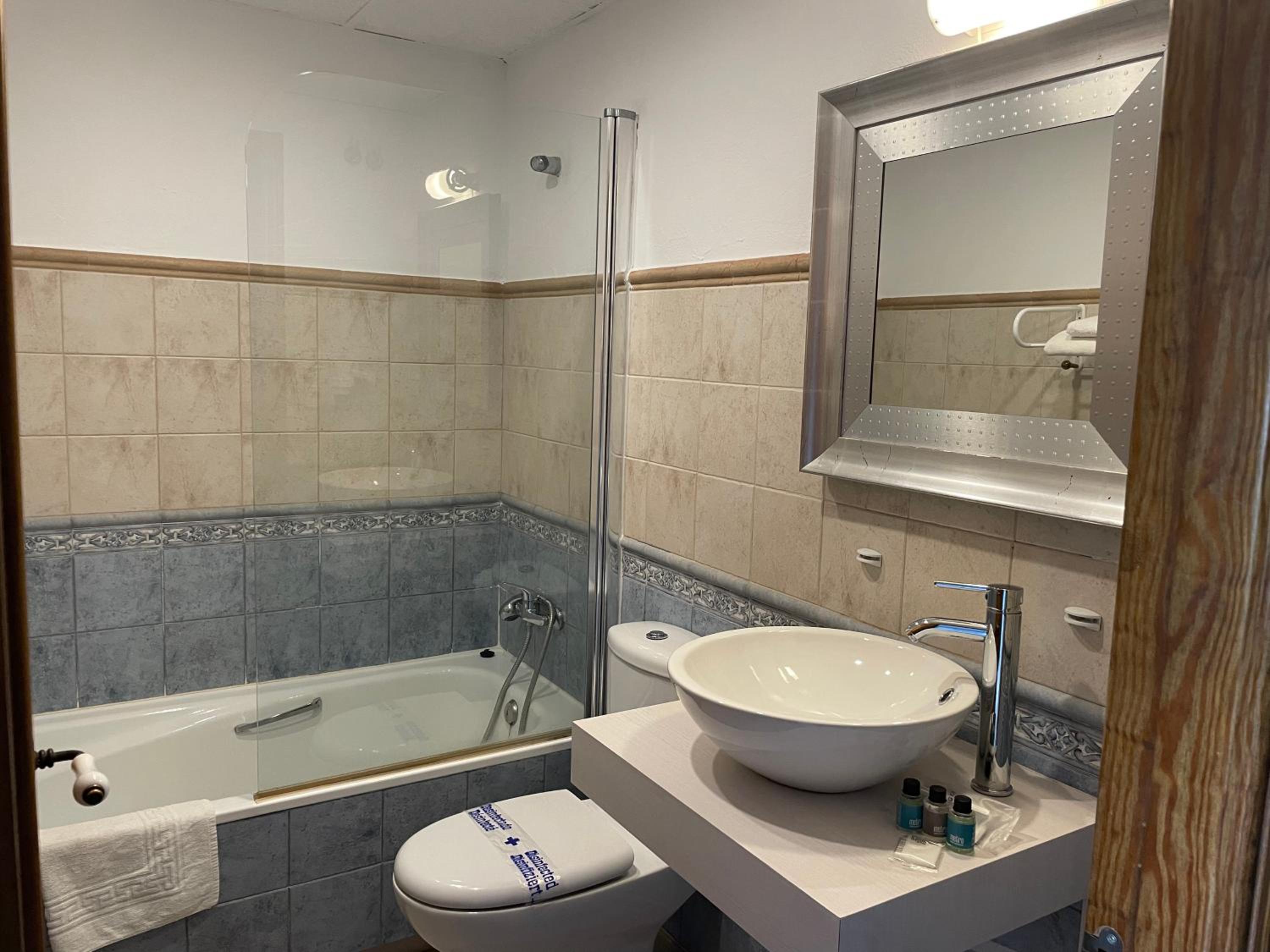Single Room photo 2