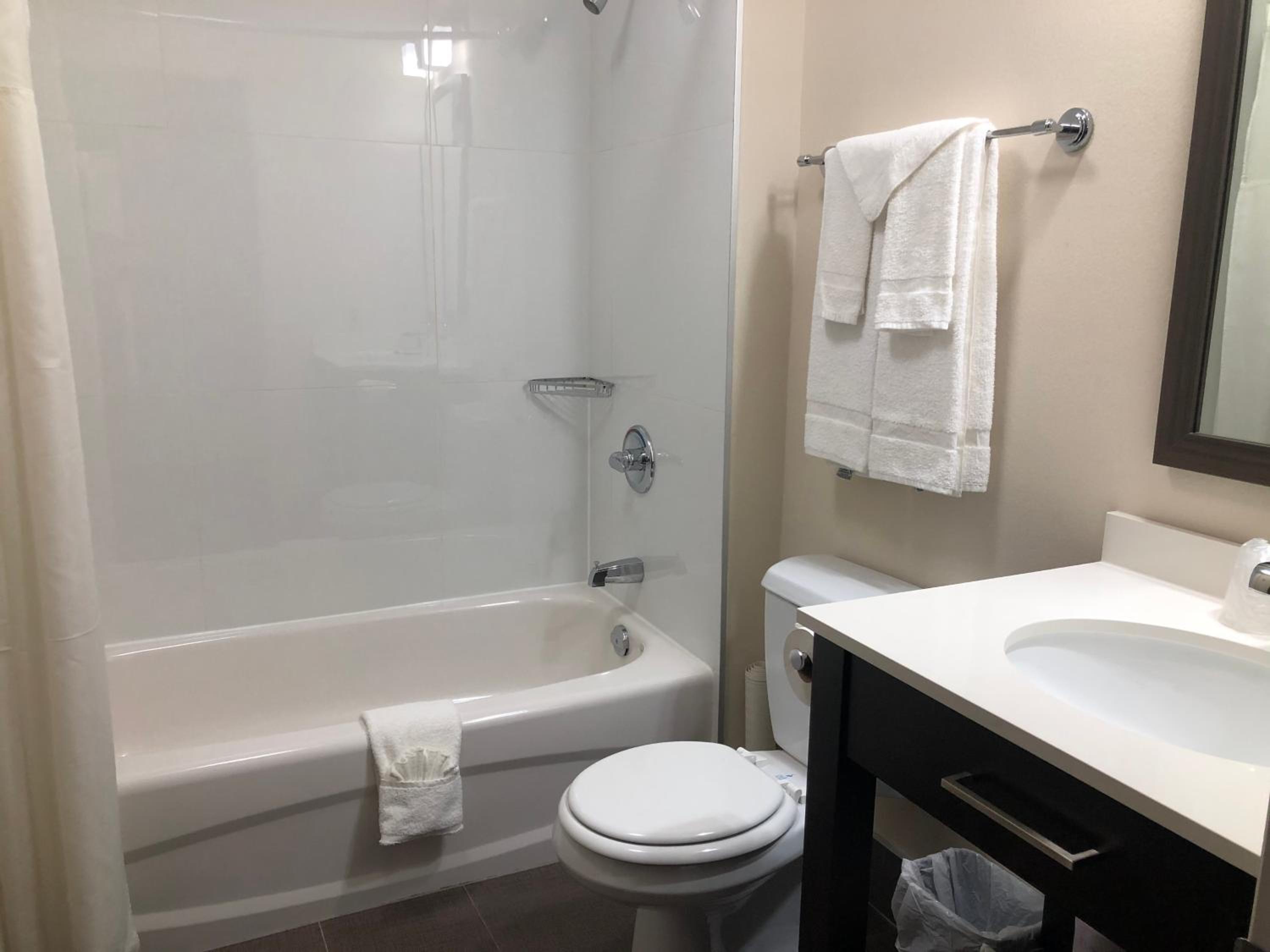 Standard Queen Room - Photo 6