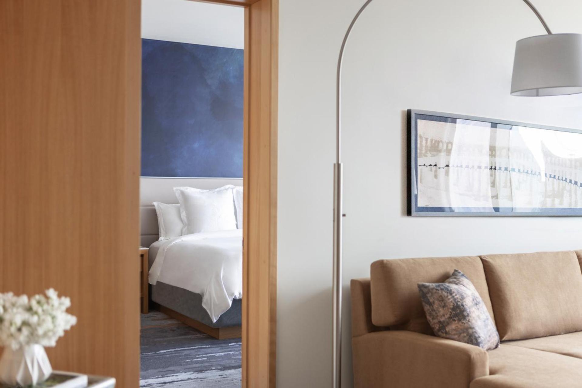 One-Bedroom King Suite Arch Suite - Photo 3
