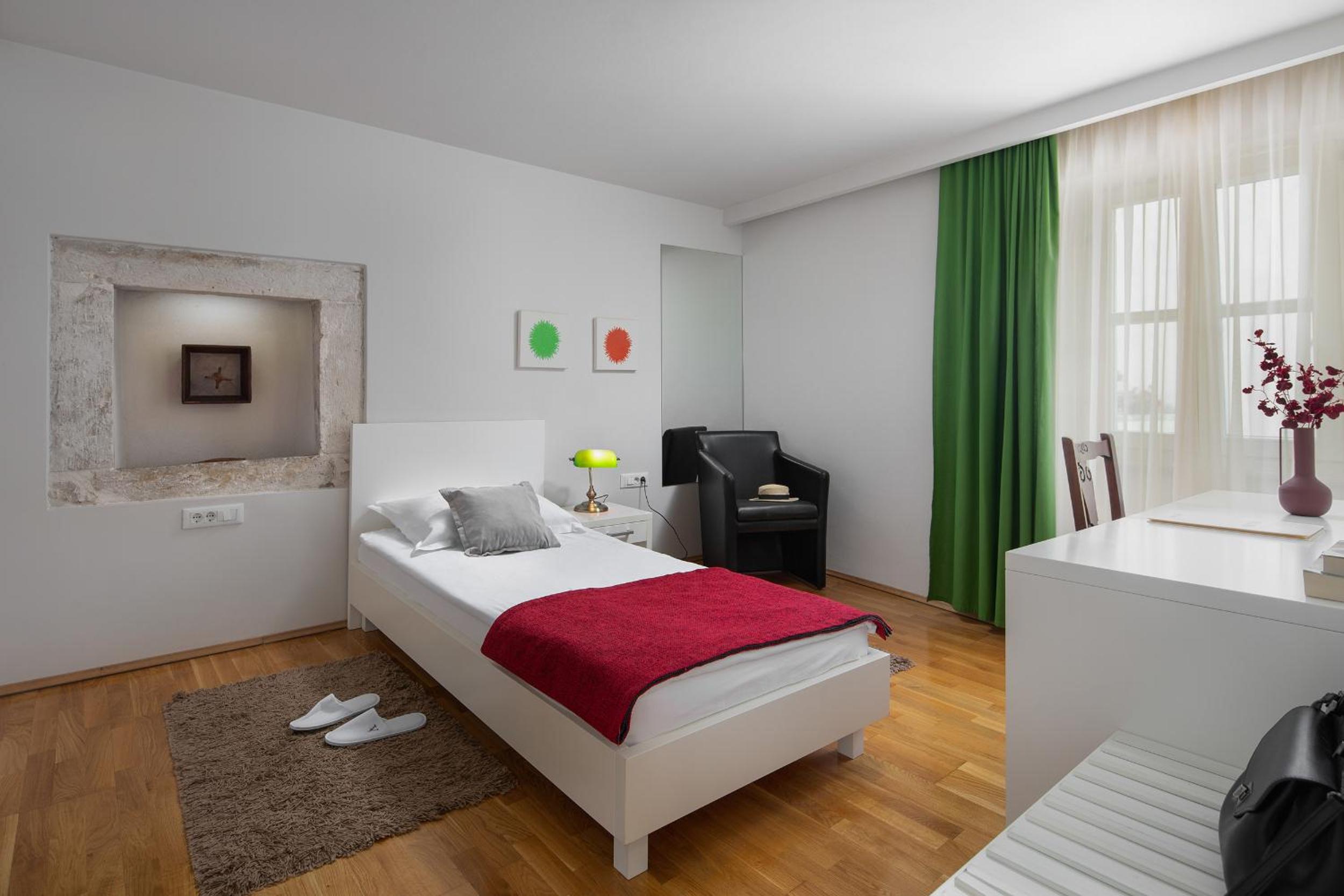 Single Room photo 3