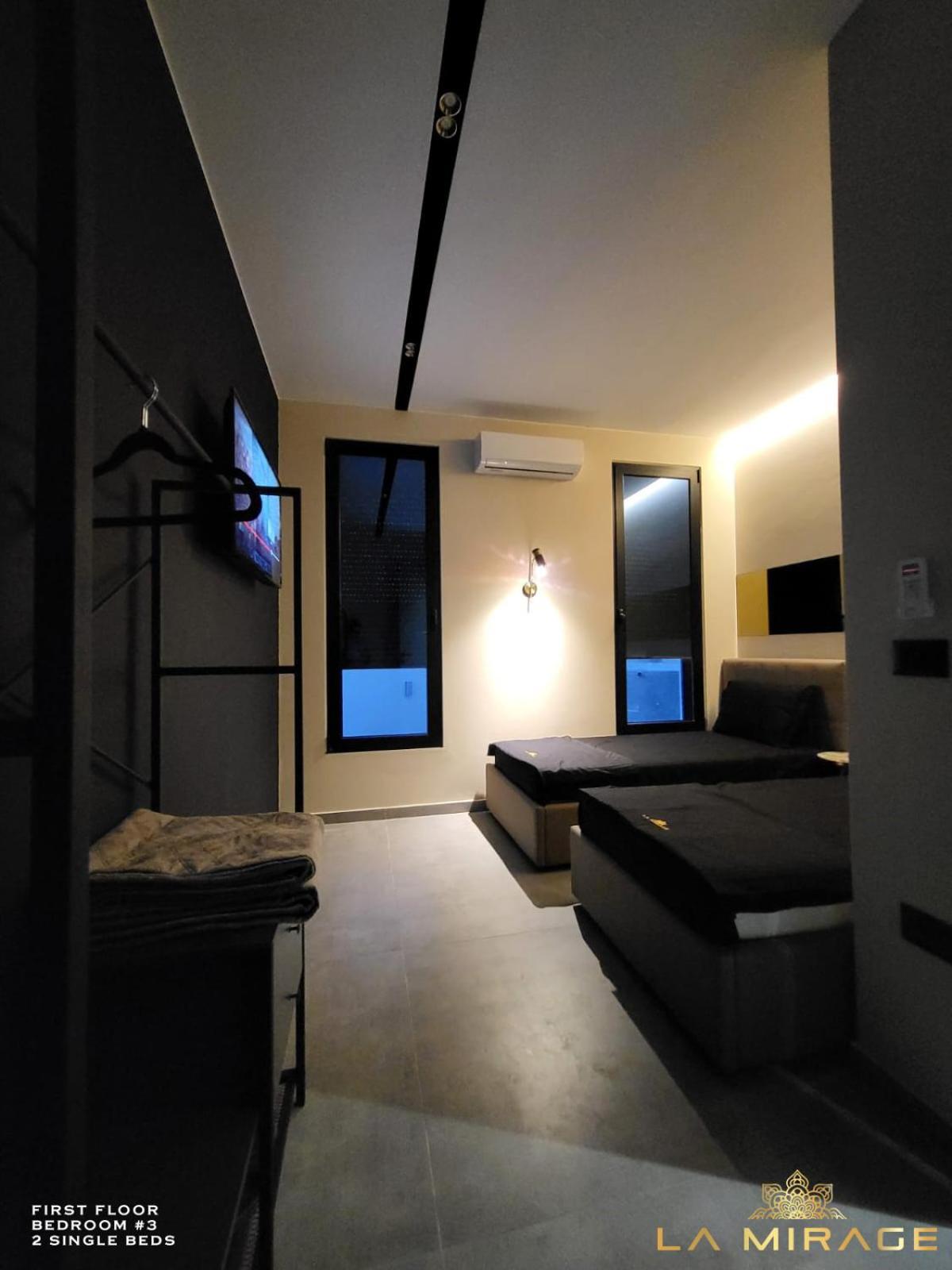 Villa photo 2