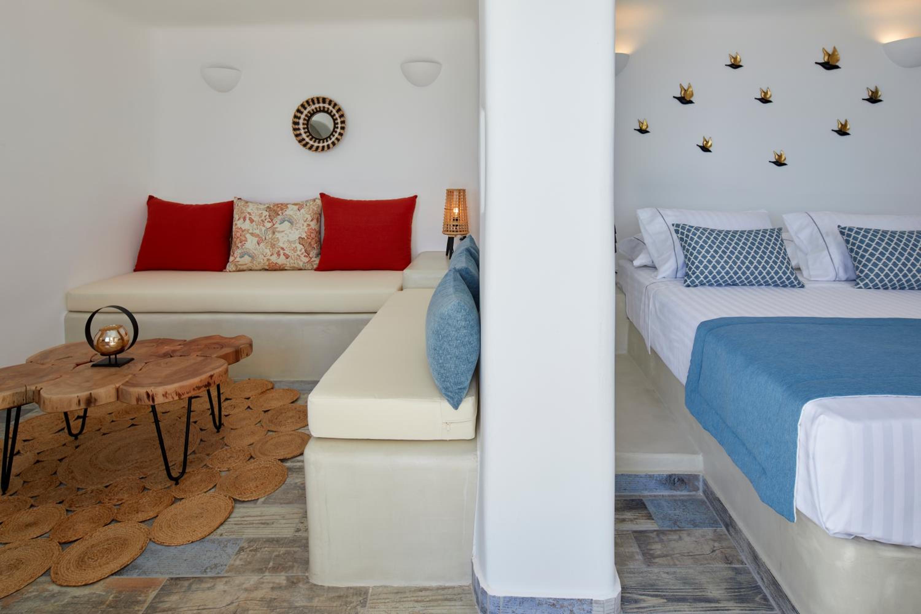 Suite with Hot Tub - Photo 10