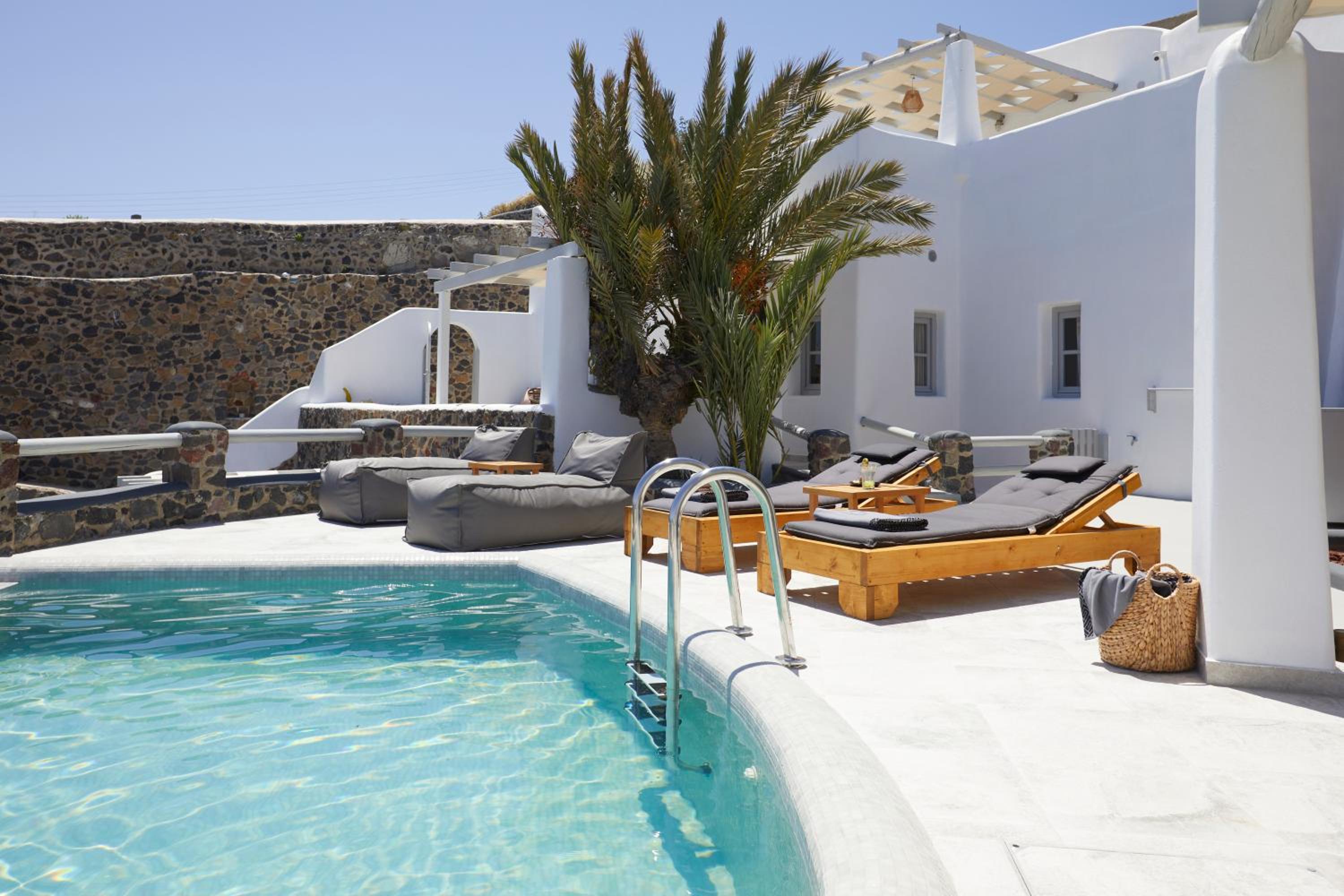 Premium Villa with Pool - Photo 17