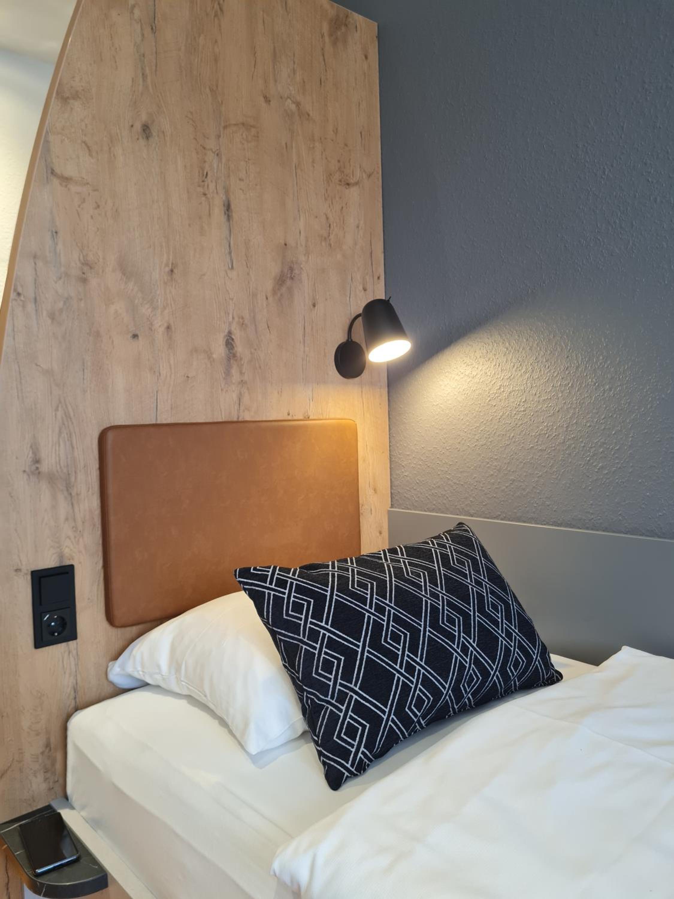 Standard Single Room with Shared Bathroom photo 3