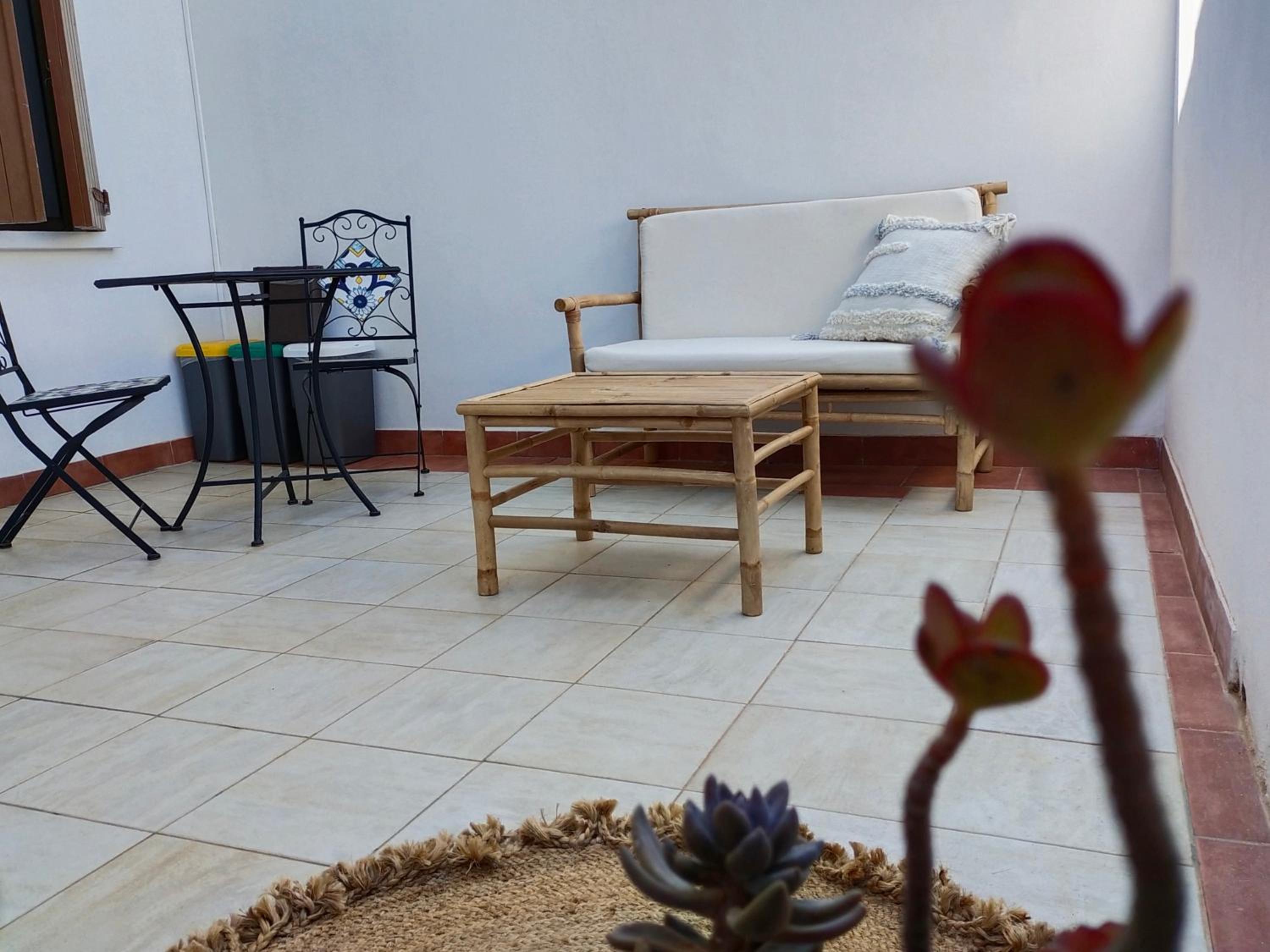 One-Bedroom House photo 3