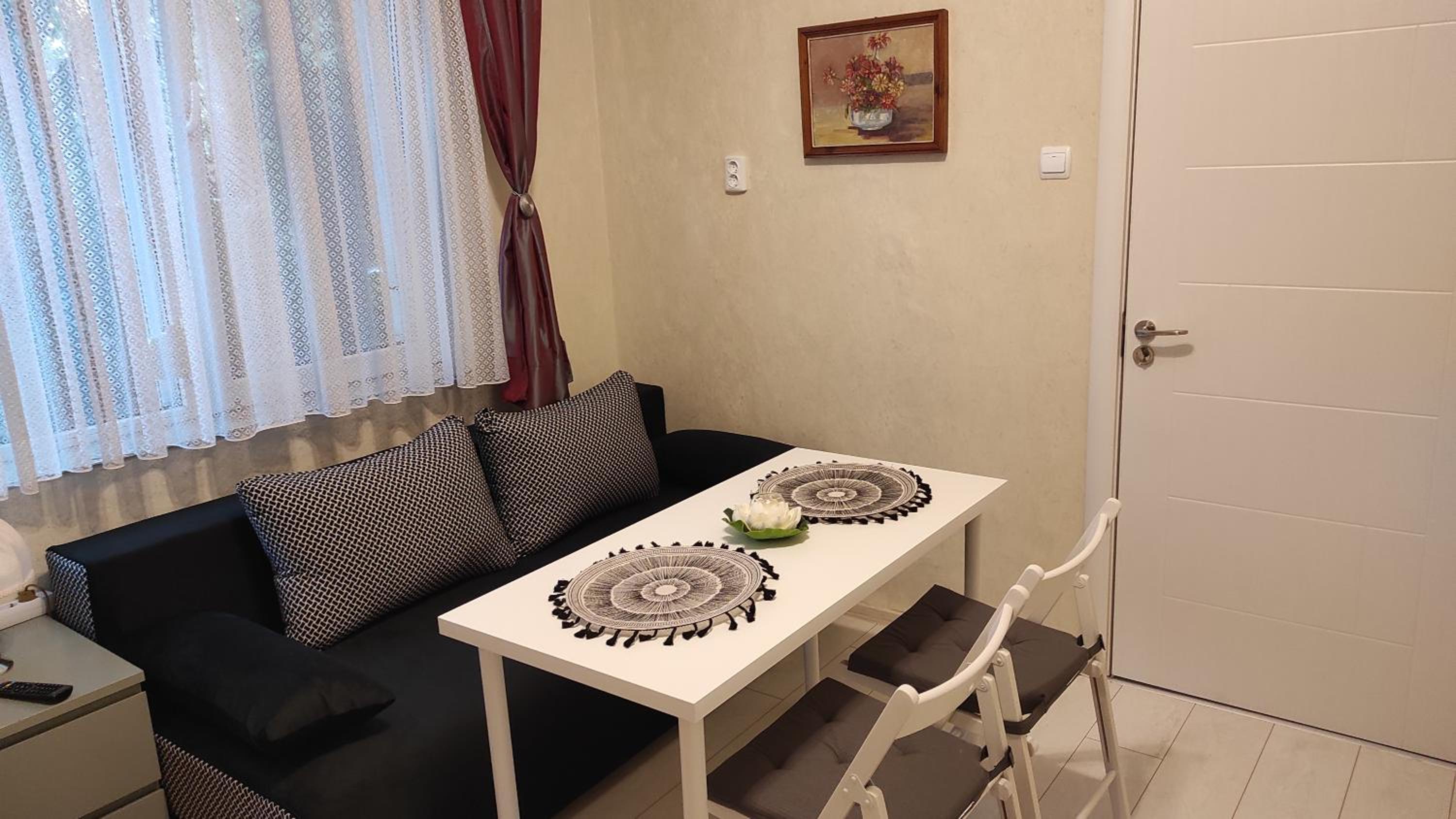 Triple Room with Private Bathroom photo 2
