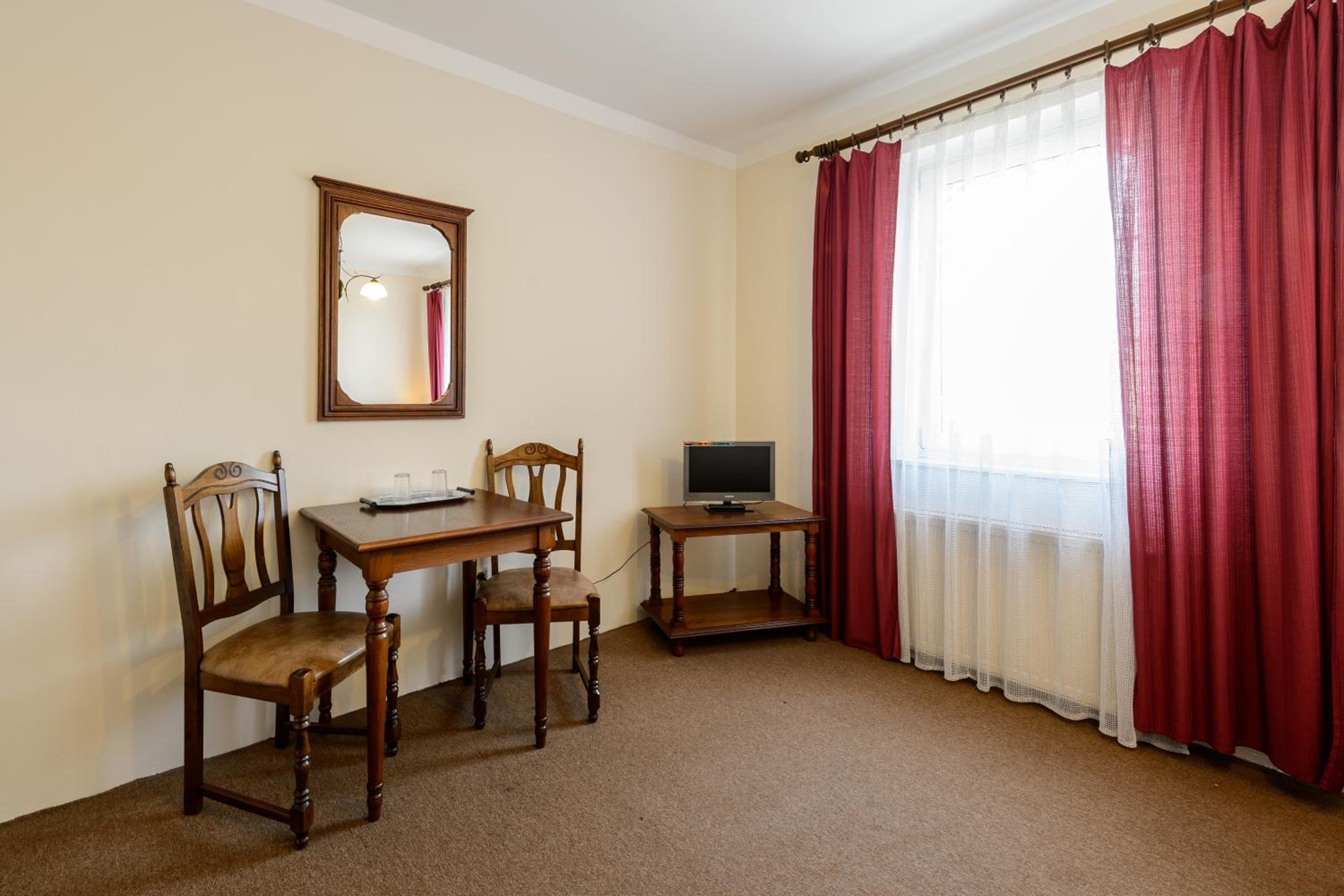 Double or Twin Room - Photo 2