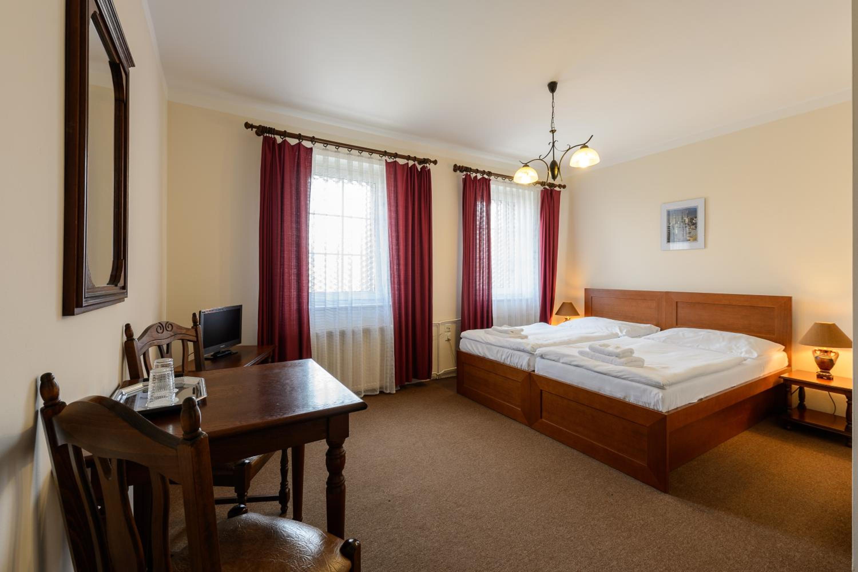 Double or Twin Room - Photo 3