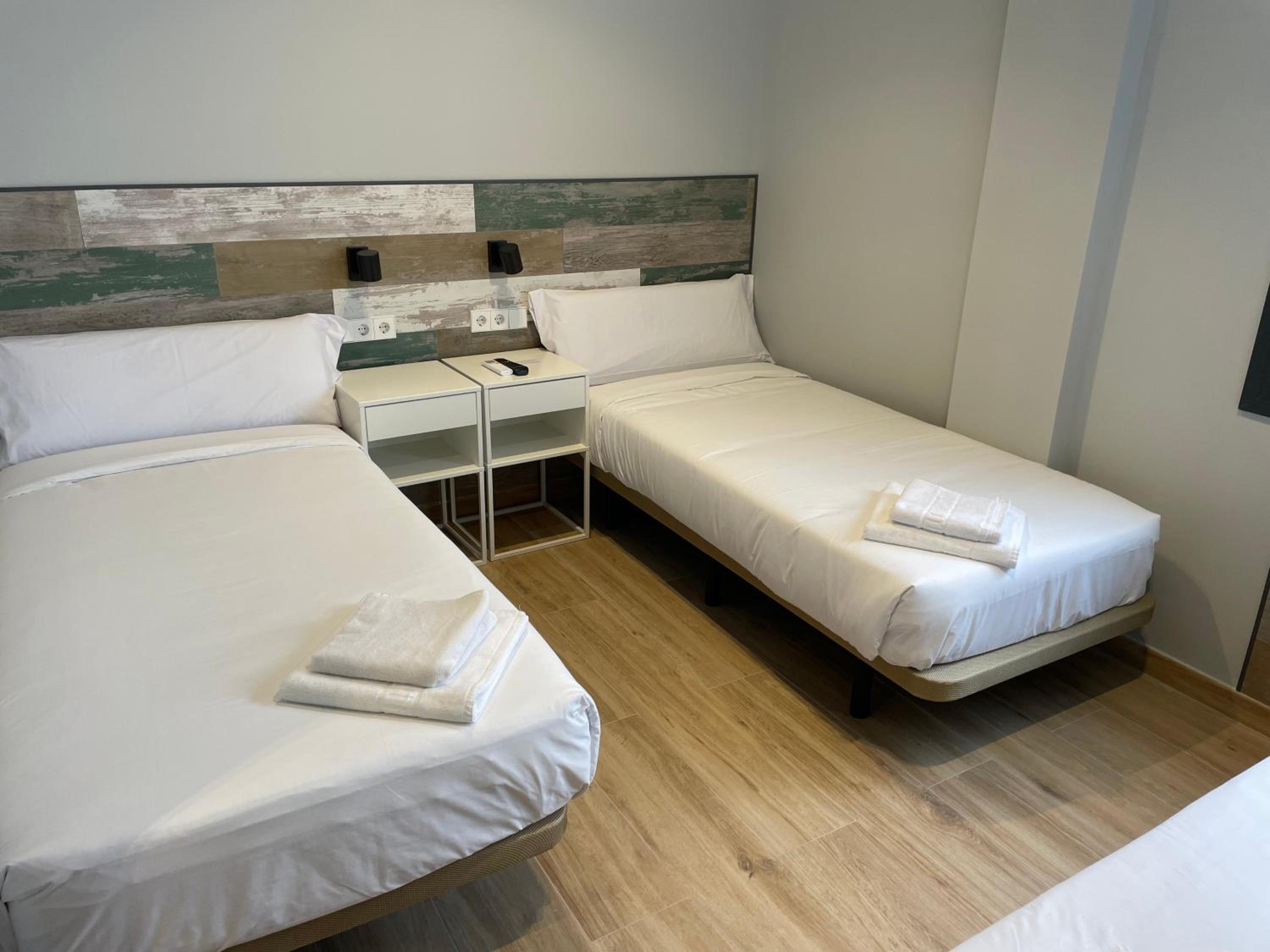 Classic Triple Room - Photo 5