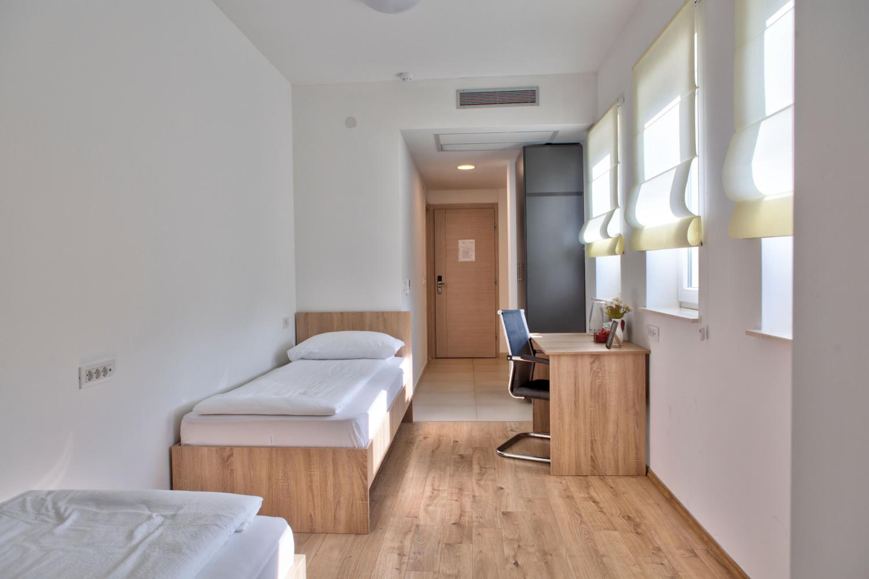 Standard Twin Room photo 3