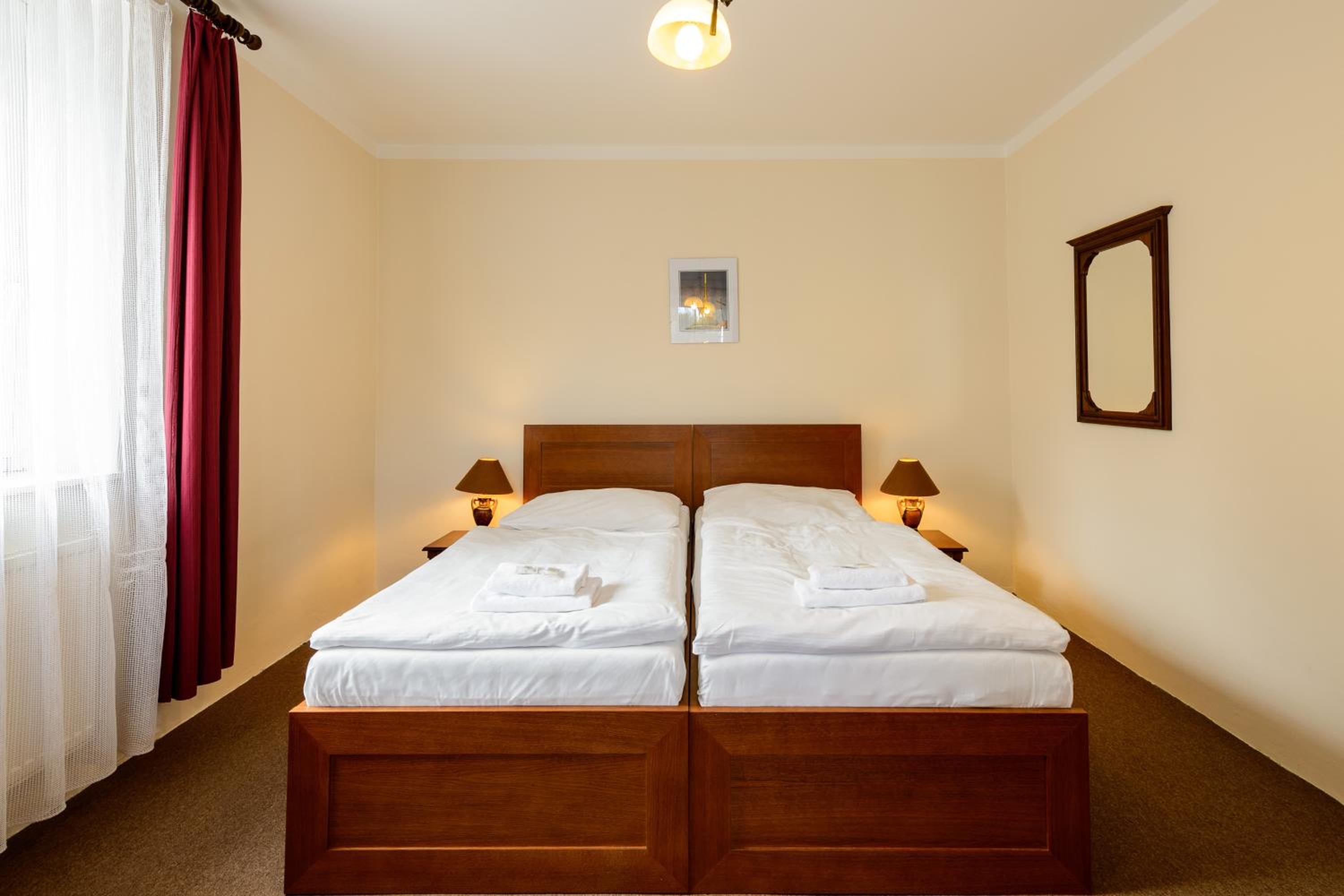 Double or Twin Room - Photo 4