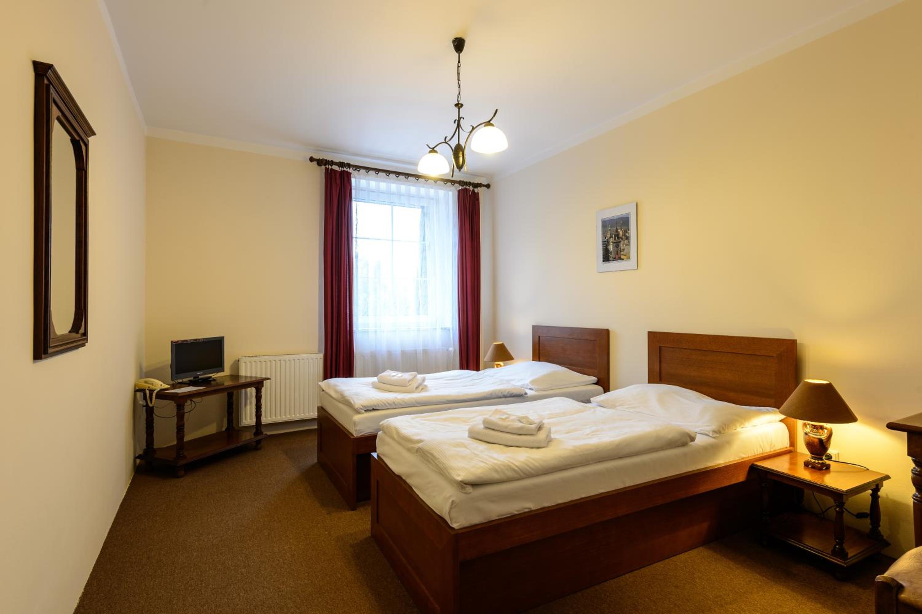 Double or Twin Room - Photo 6