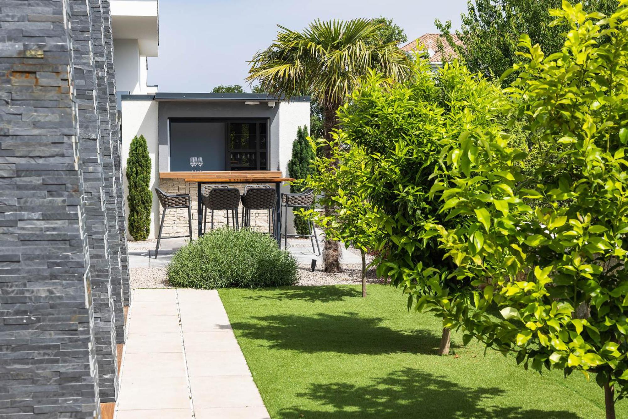 Villa photo 3