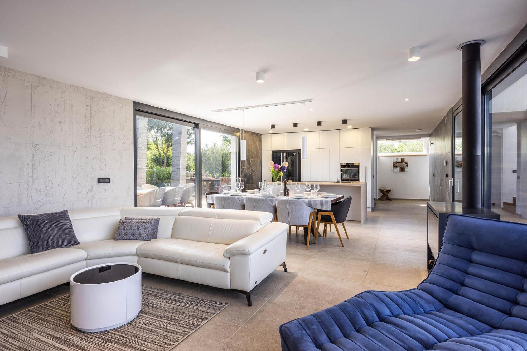 Villa photo 1