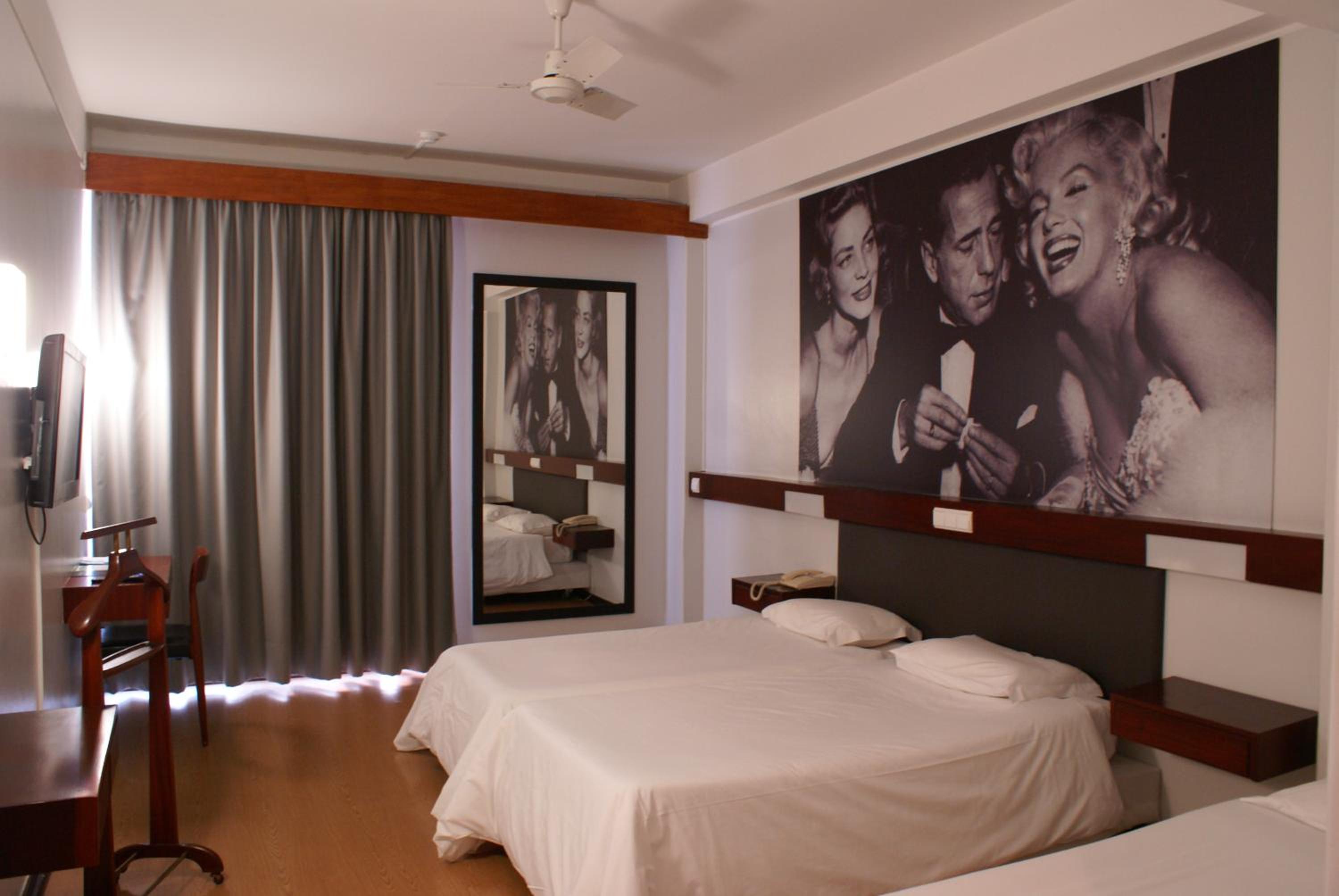 Family Room - Photo 1
