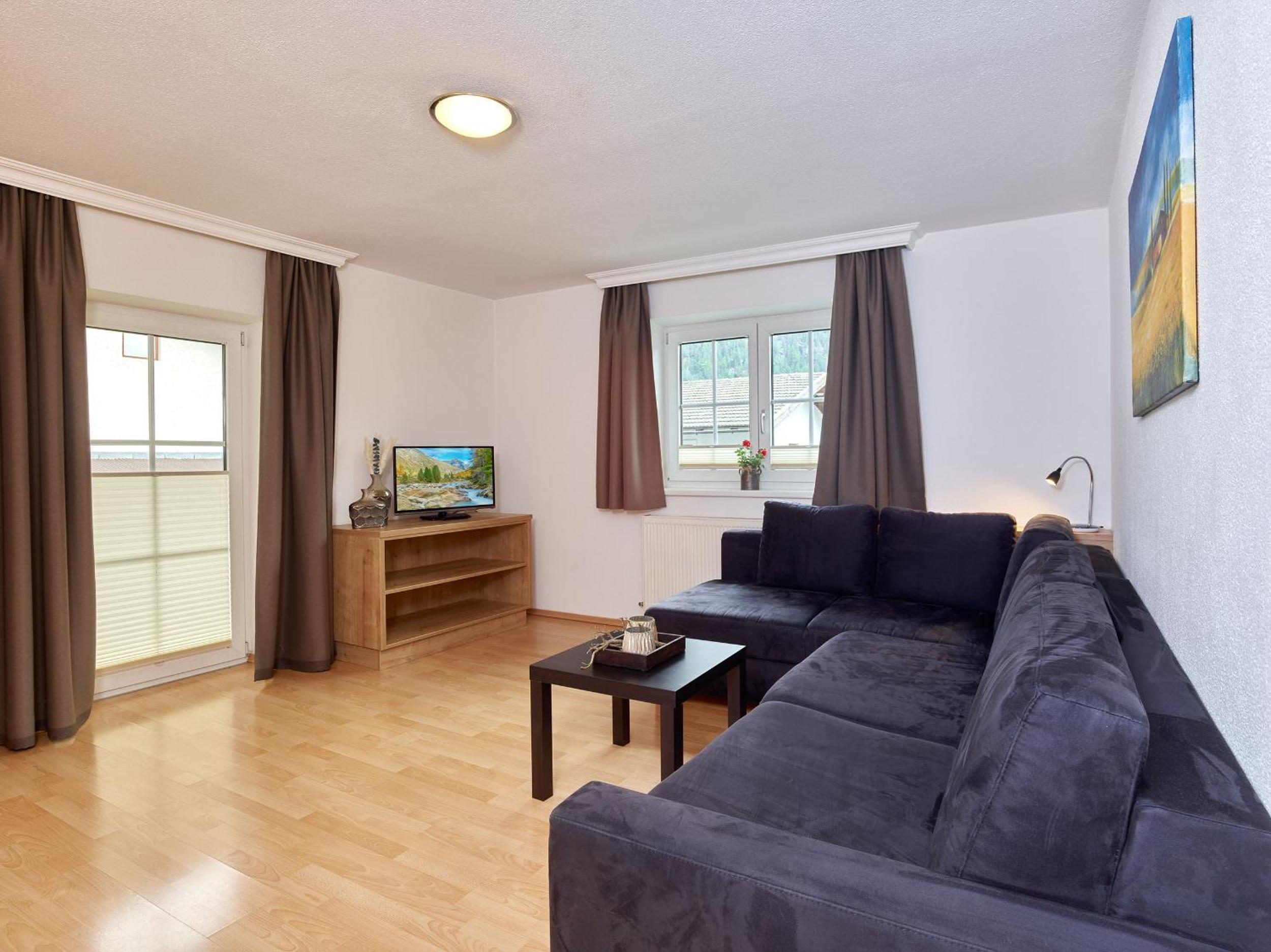 Apartment with Mountain View photo 3