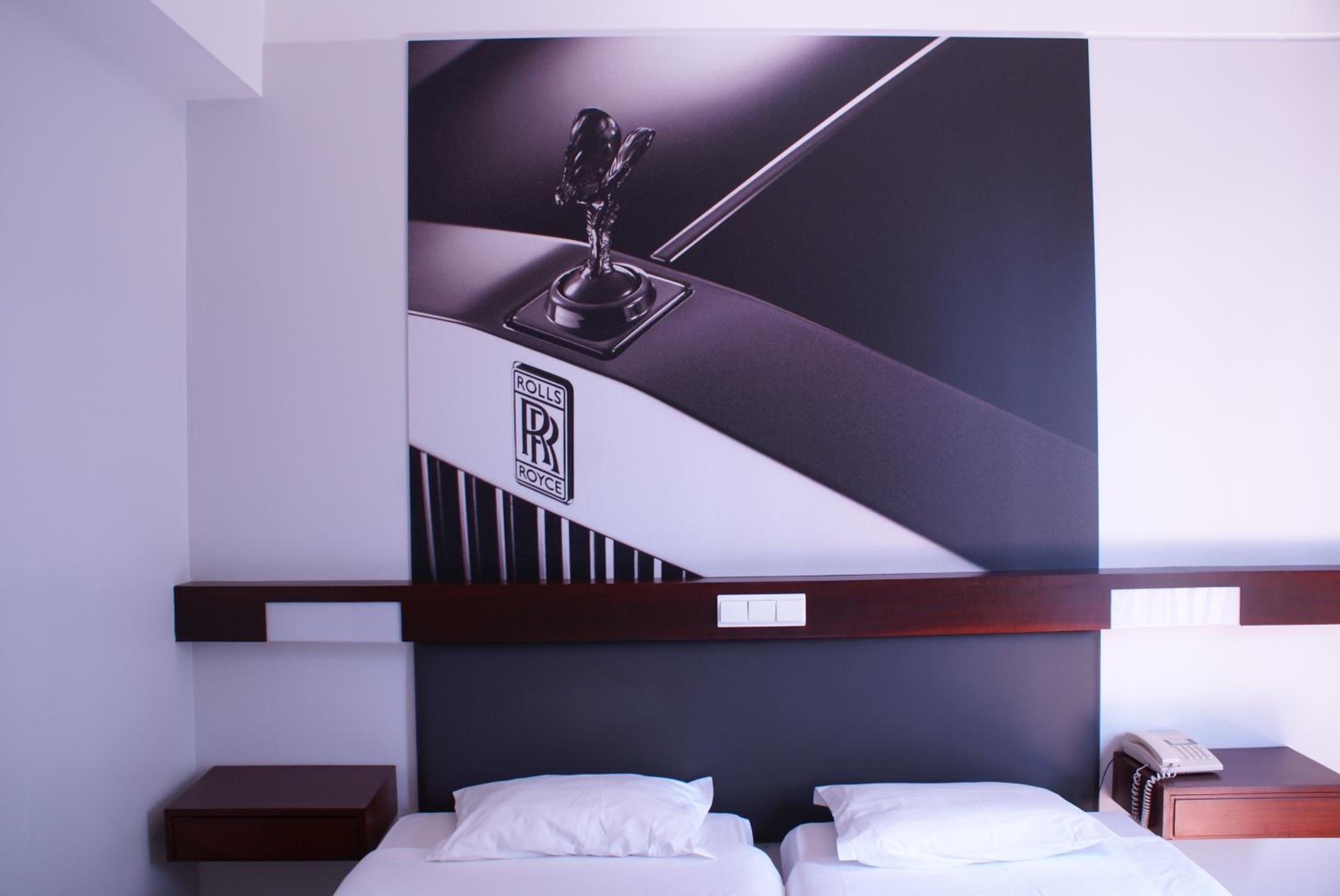 Twin Room - Photo 3