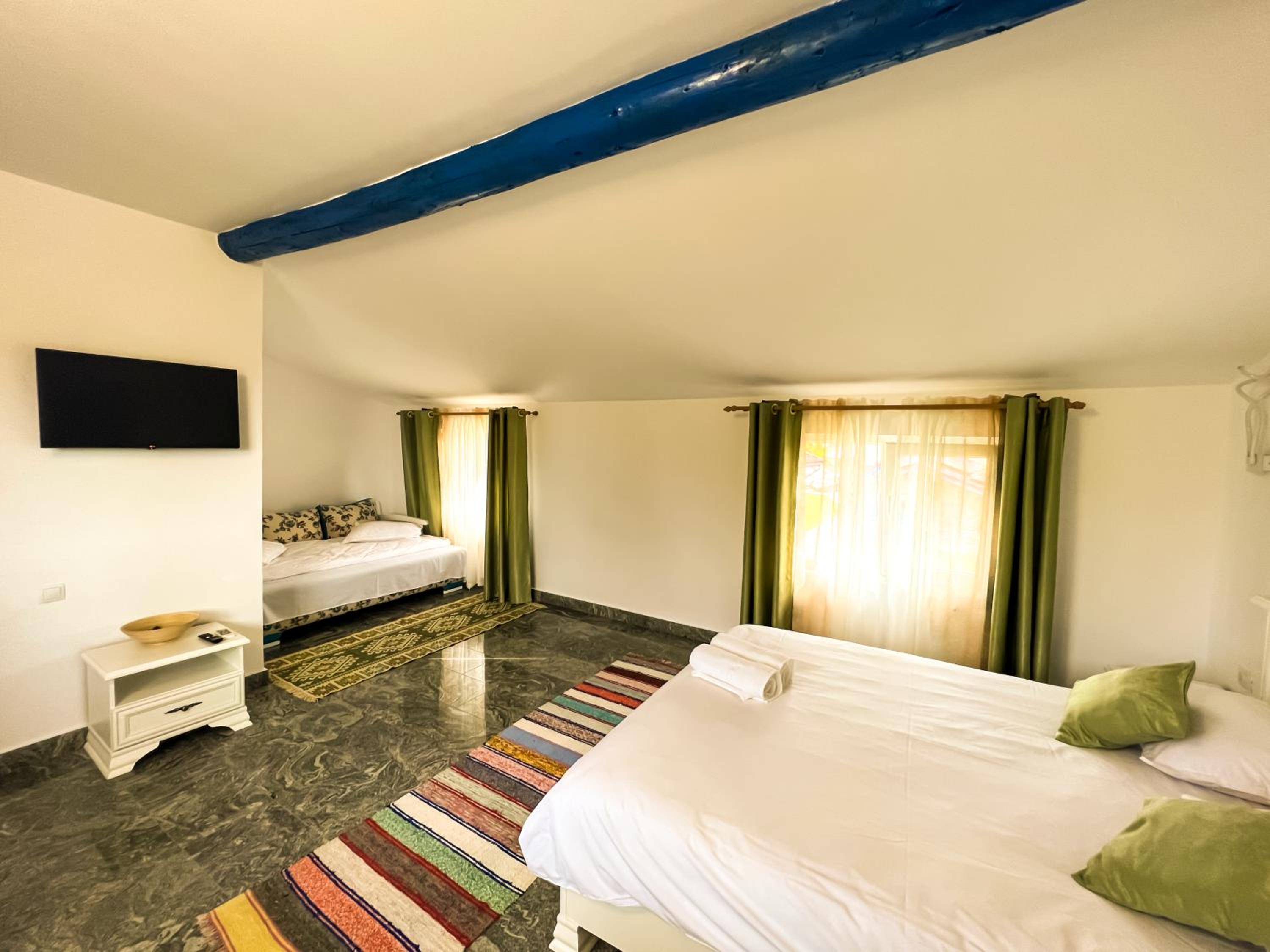Triple Room - Photo 6