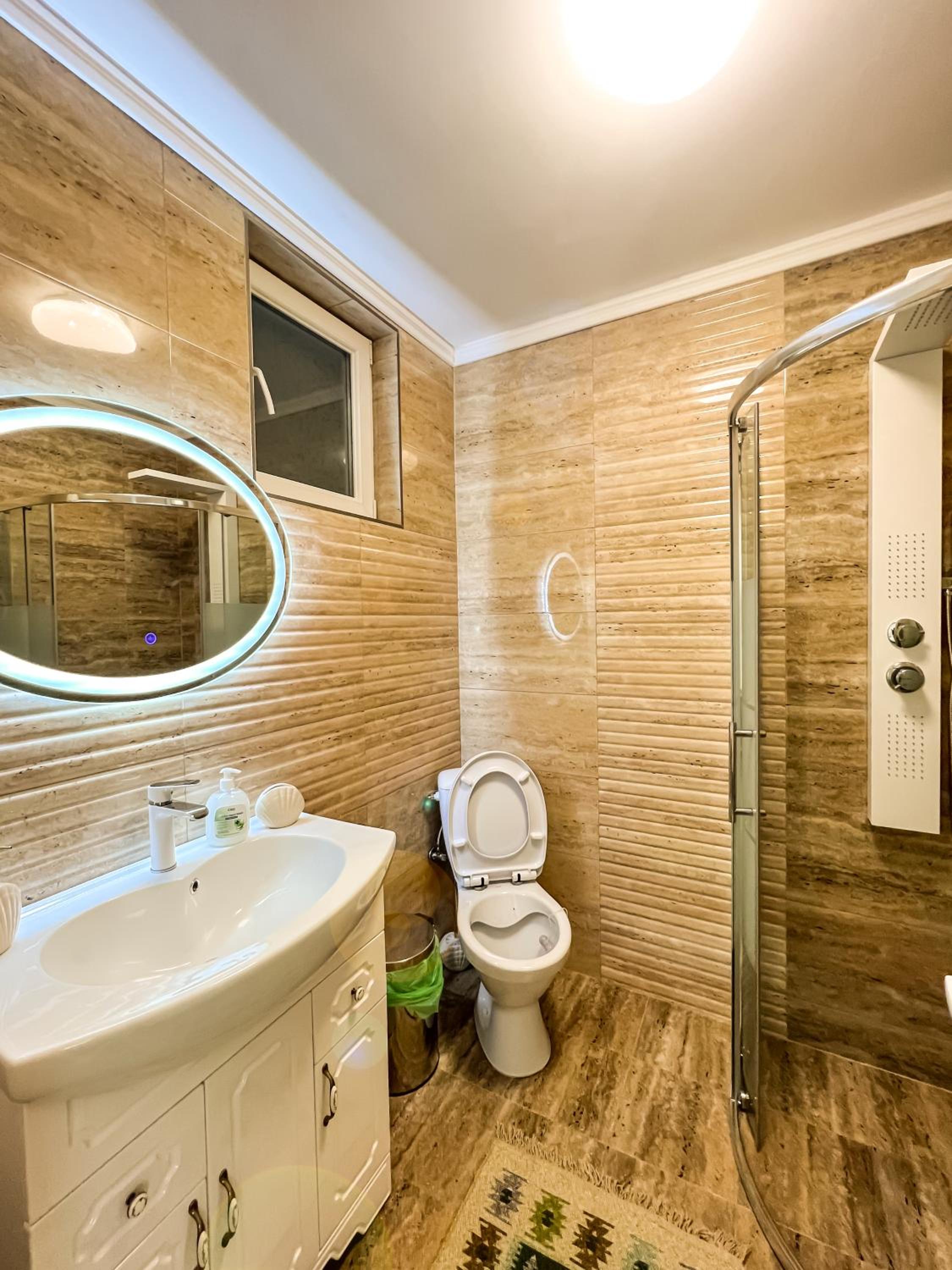 Standard Double Room - Photo 12