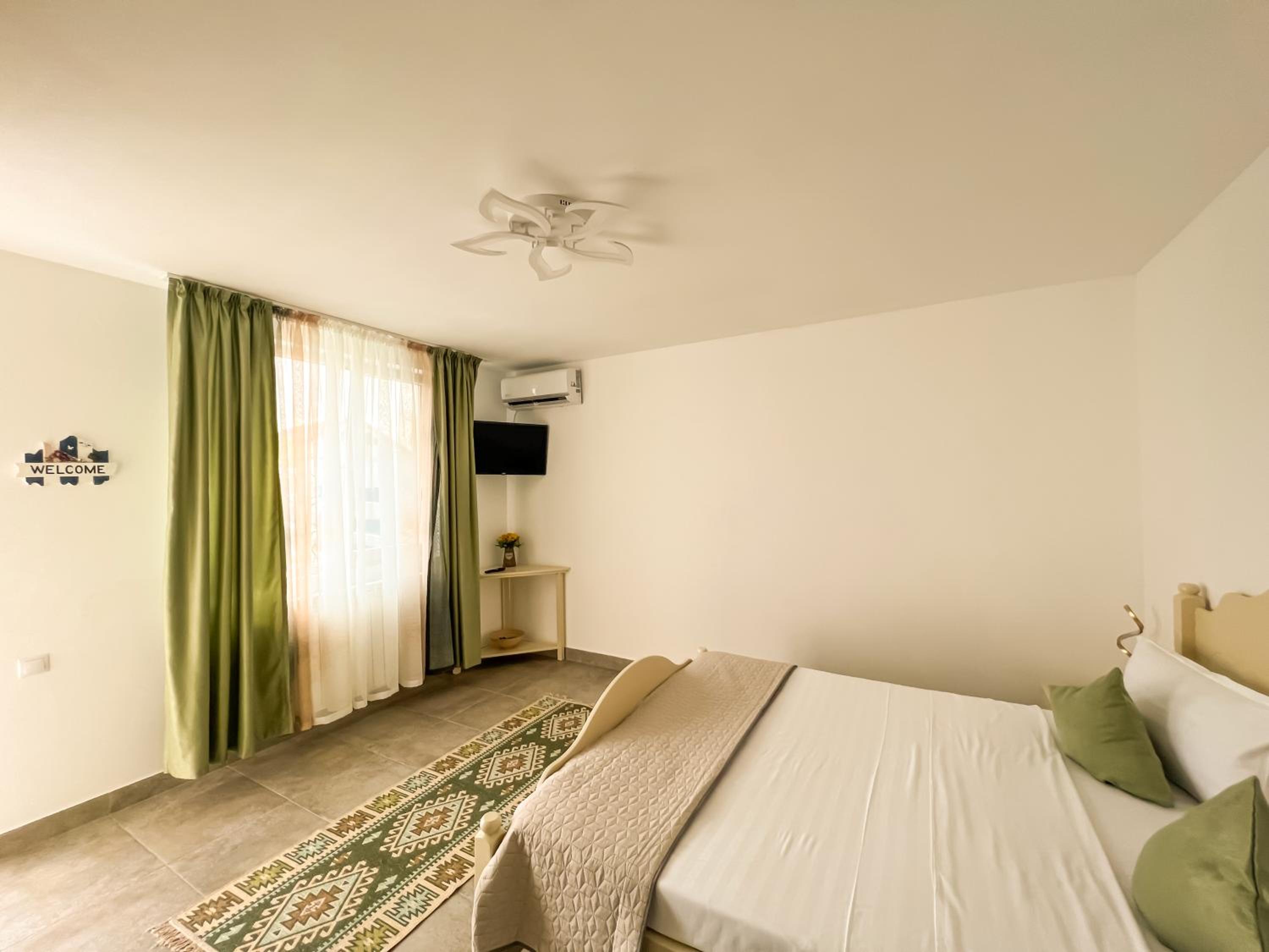 Standard Double Room - Photo 1