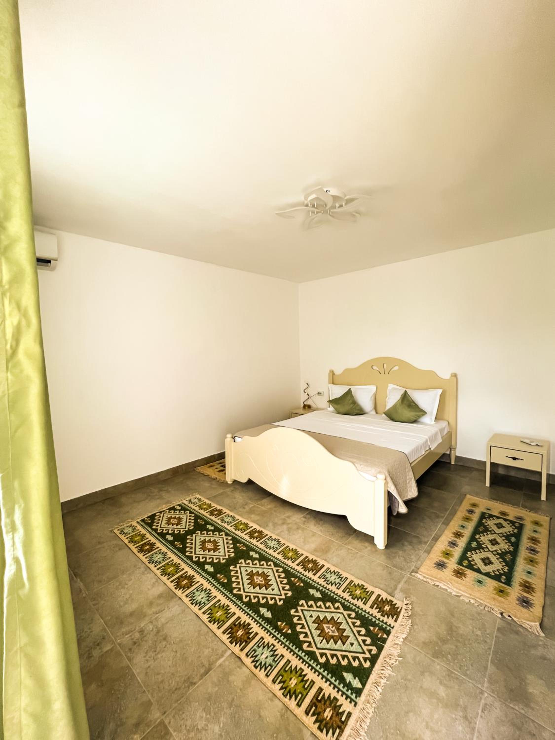 Standard Double Room - Photo 3