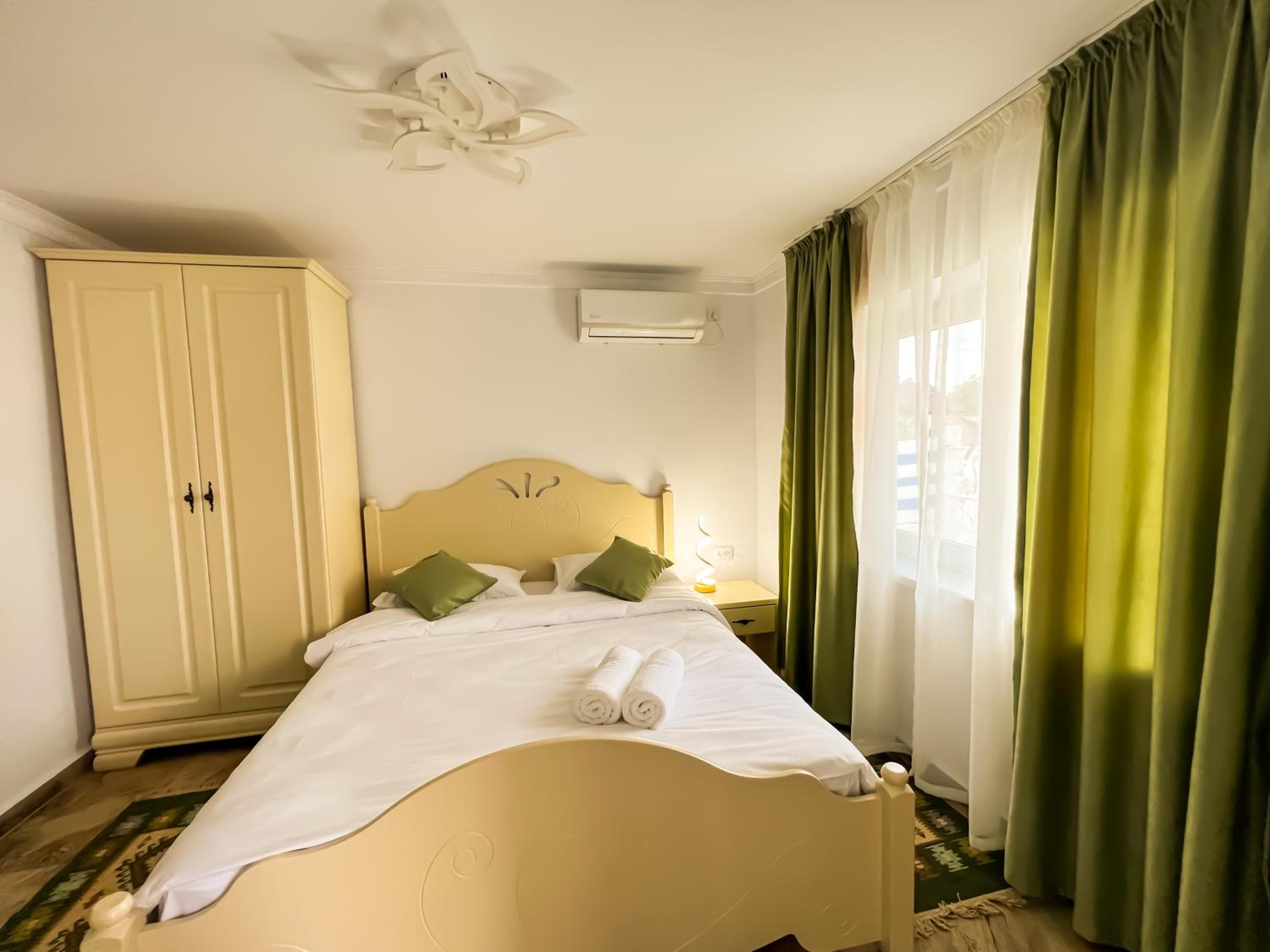 Standard Double Room - Photo 6