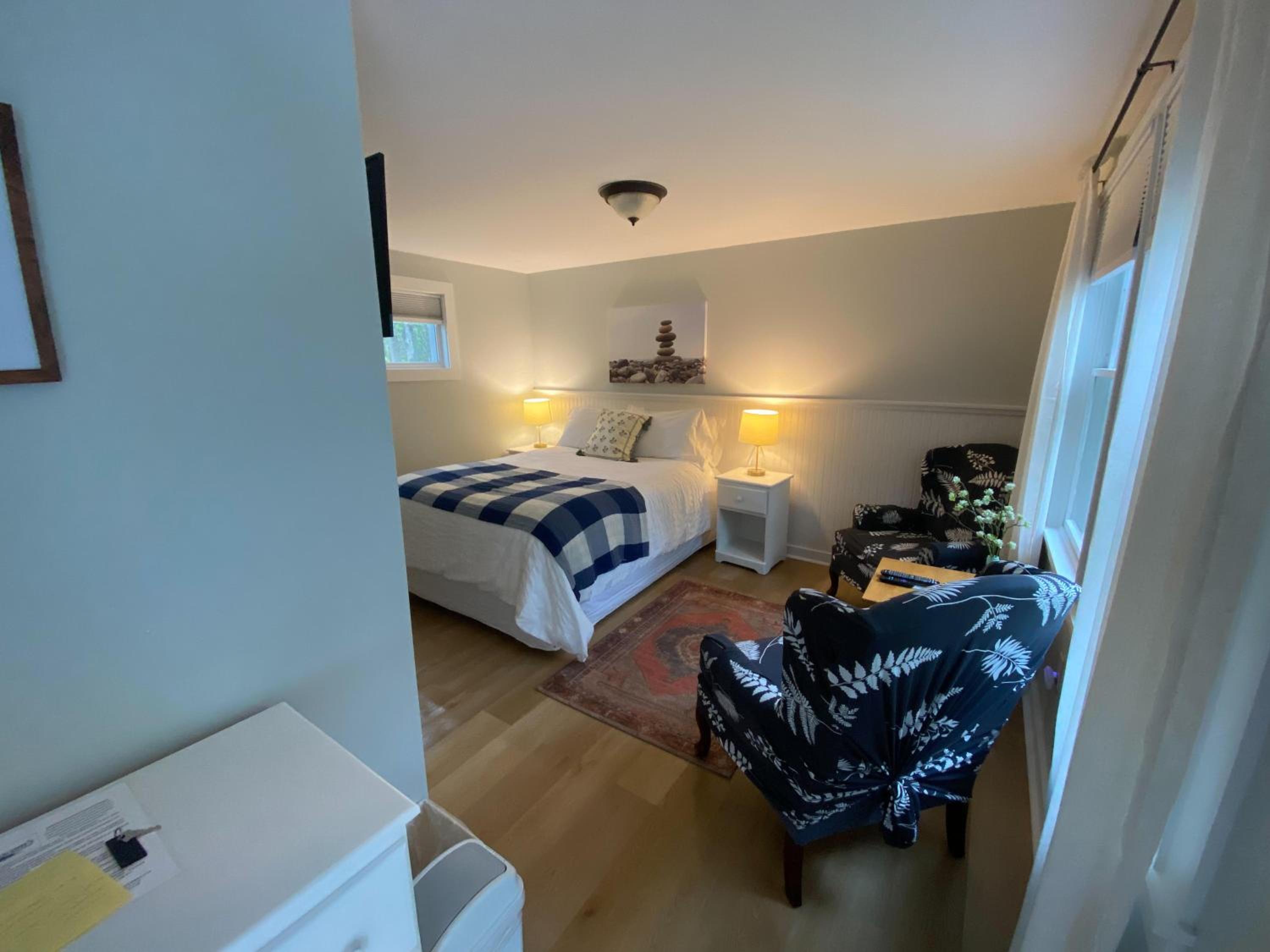 Queen Room - Photo 5