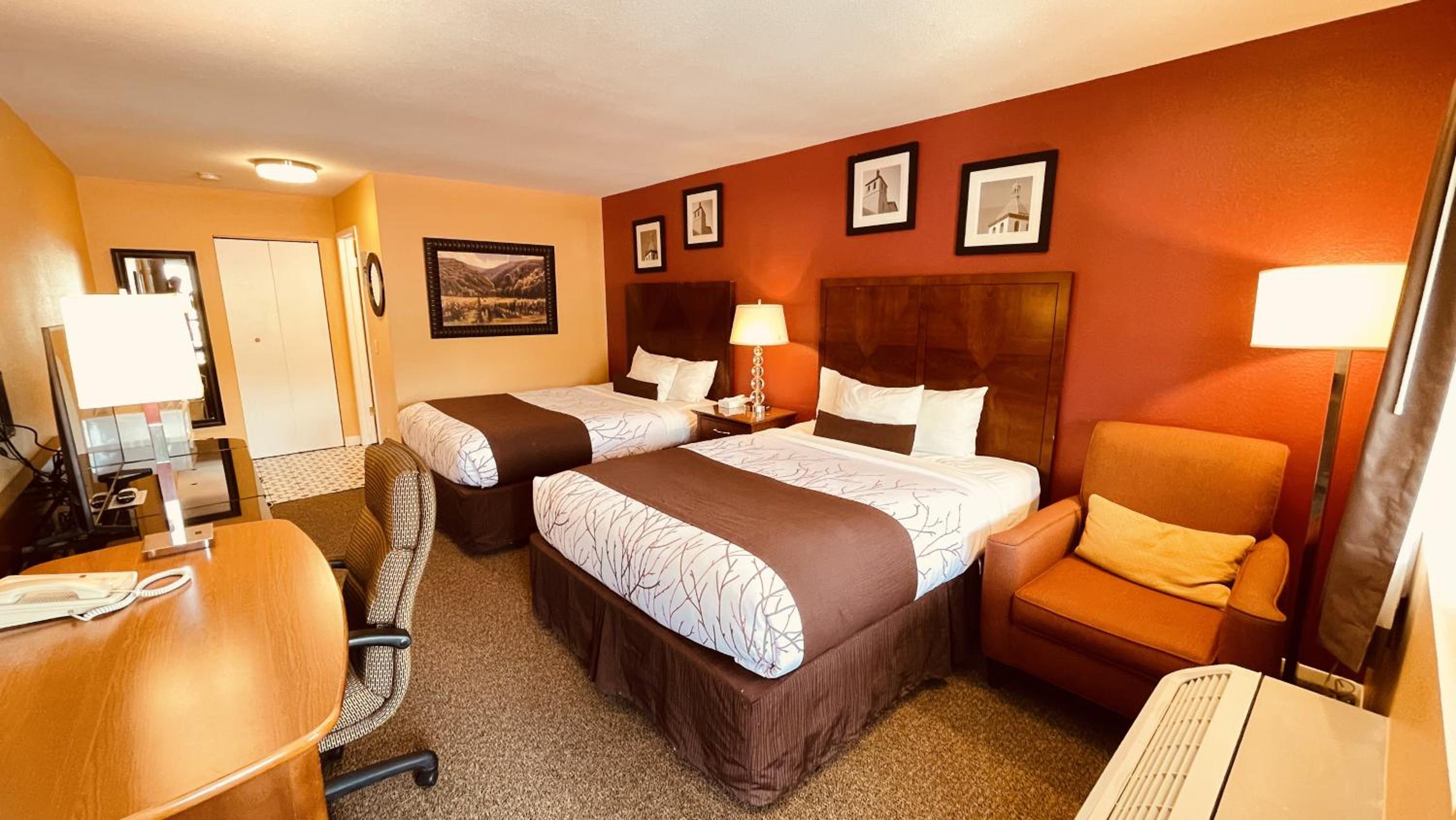 Deluxe Queen Room with Two Queen Beds photo 1