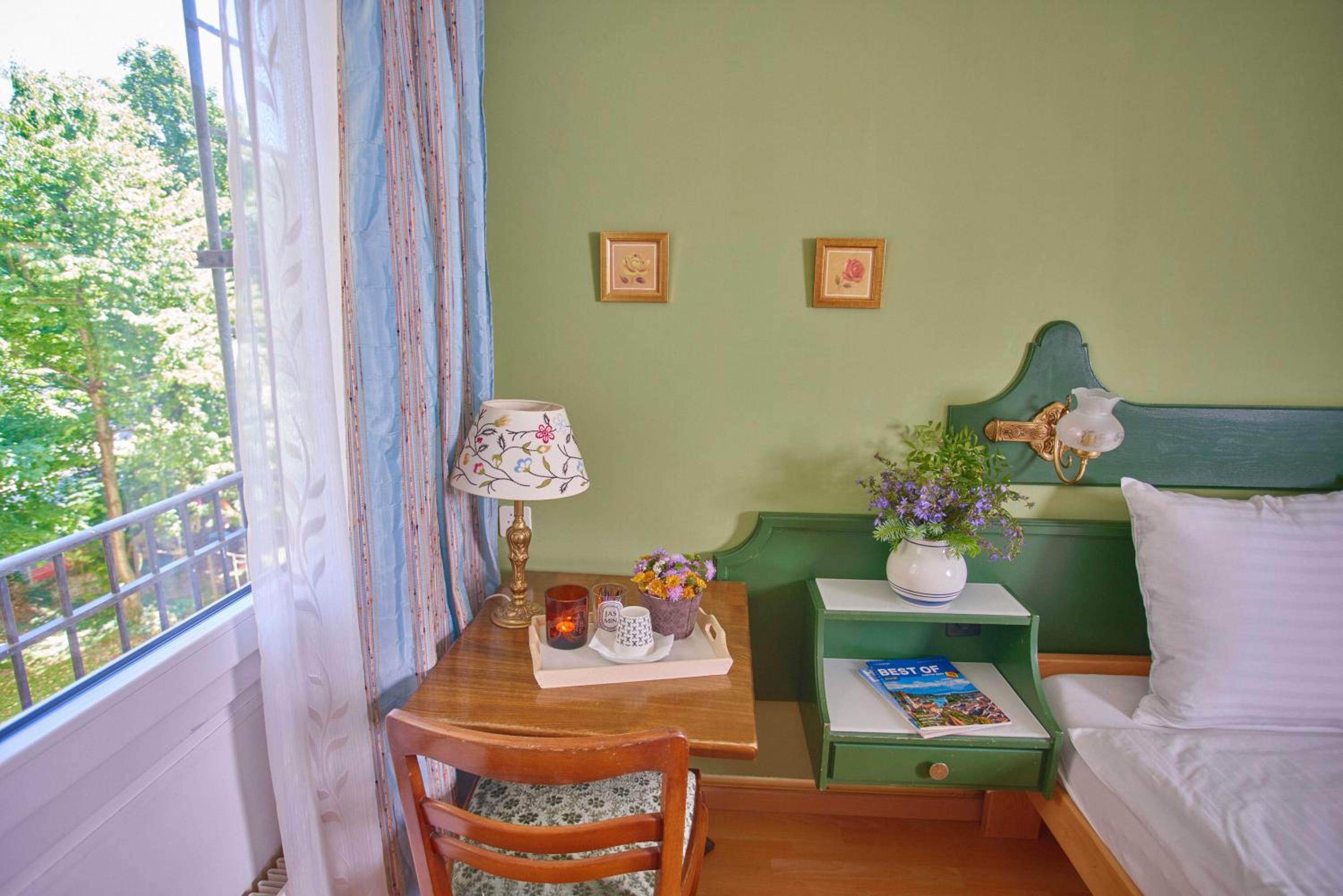 Single Room photo 3