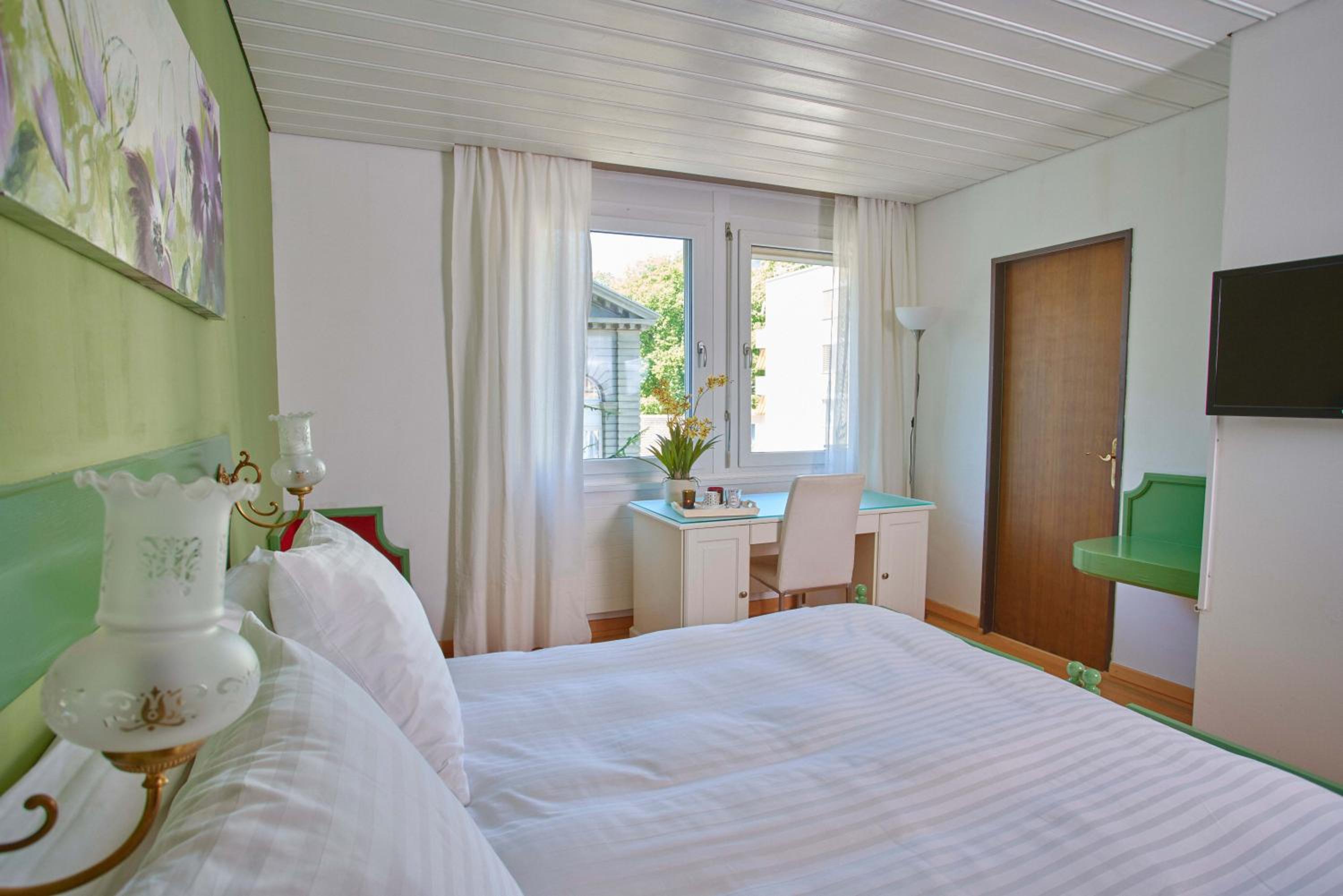 Budget Double Room - Photo 1