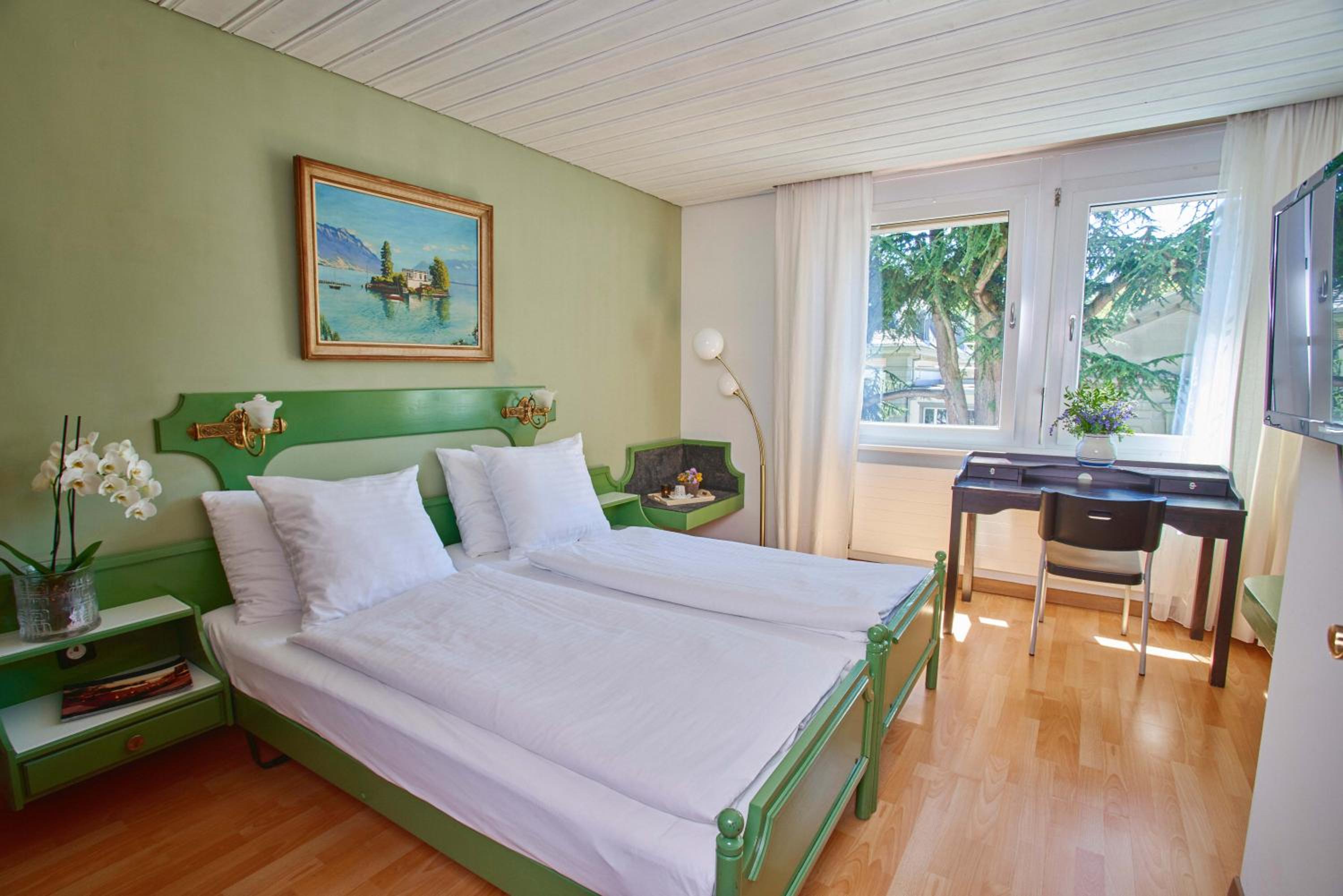 Budget Double Room - Photo 3